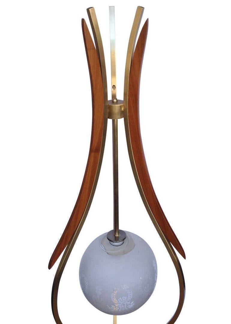 Moderne Stehlampe aus der Mitte des Jahrhunderts im Stil von Adrian Pearsall (Skandinavische Moderne) im Angebot