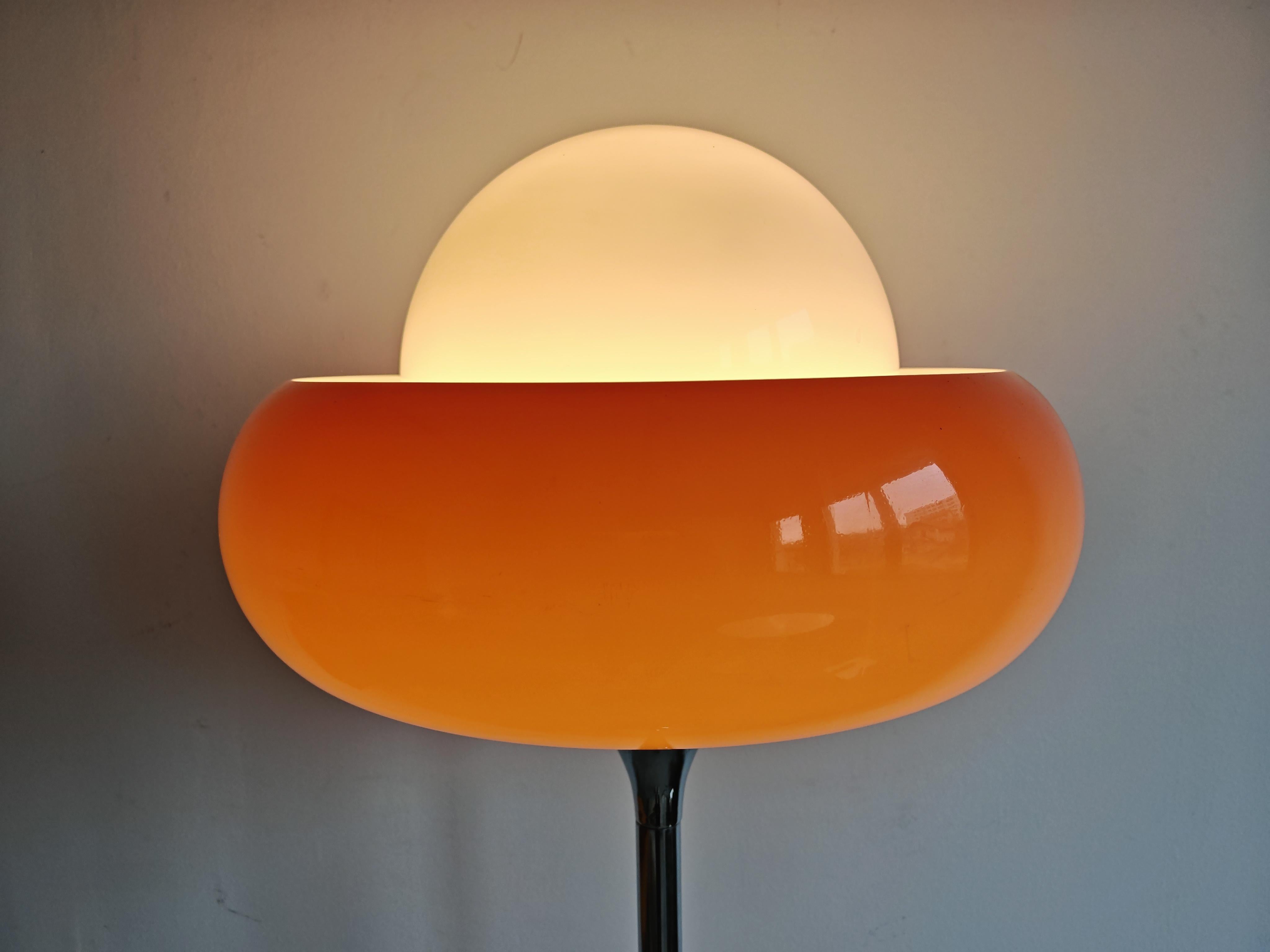 Lámpara de pie moderna de mediados de siglo 