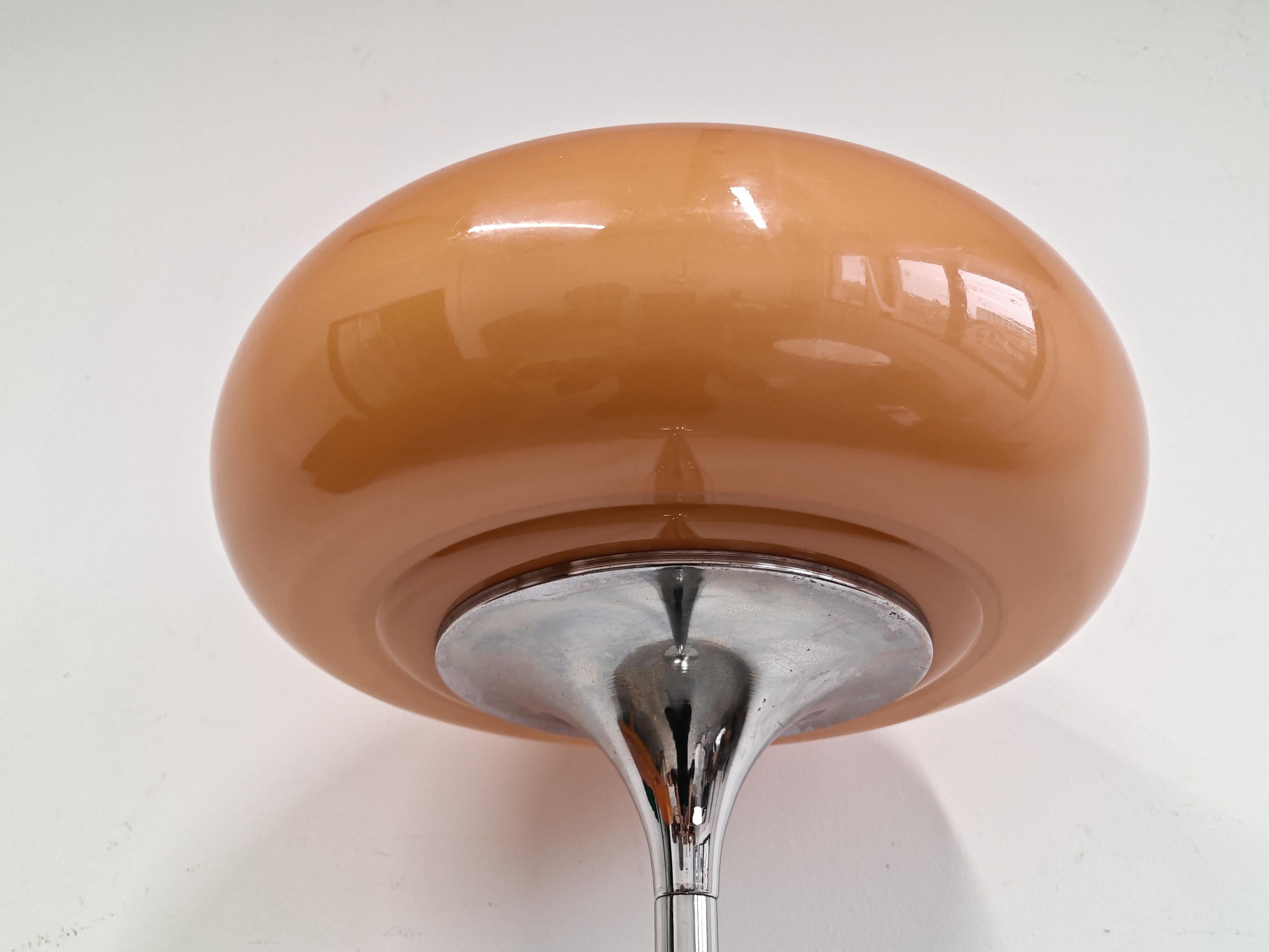 Lámpara de pie moderna de mediados de siglo 