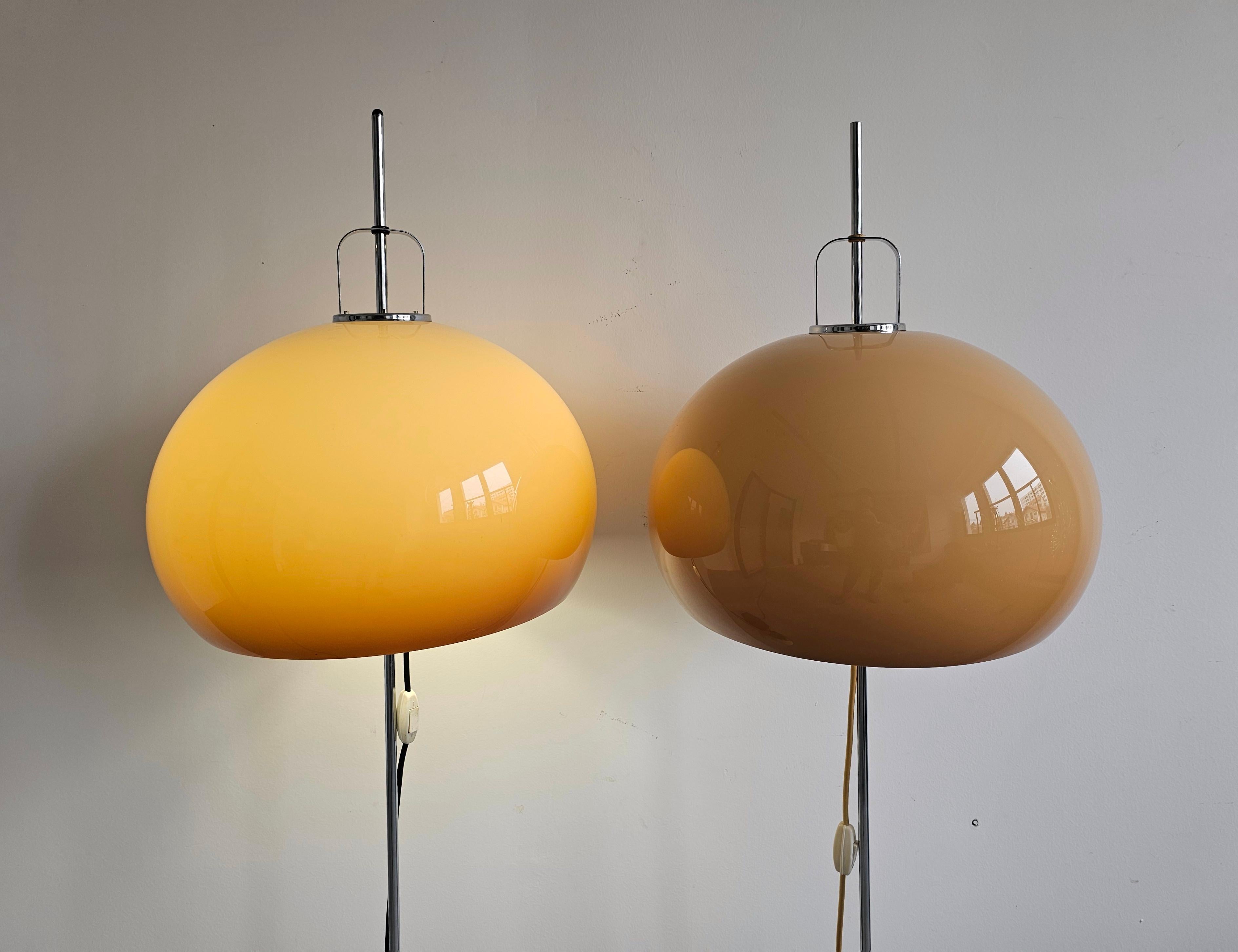 Lampadaire Lucina conçu par Harvey Guzzini, datant du milieu du siècle dernier Bon état - En vente à Beograd, RS