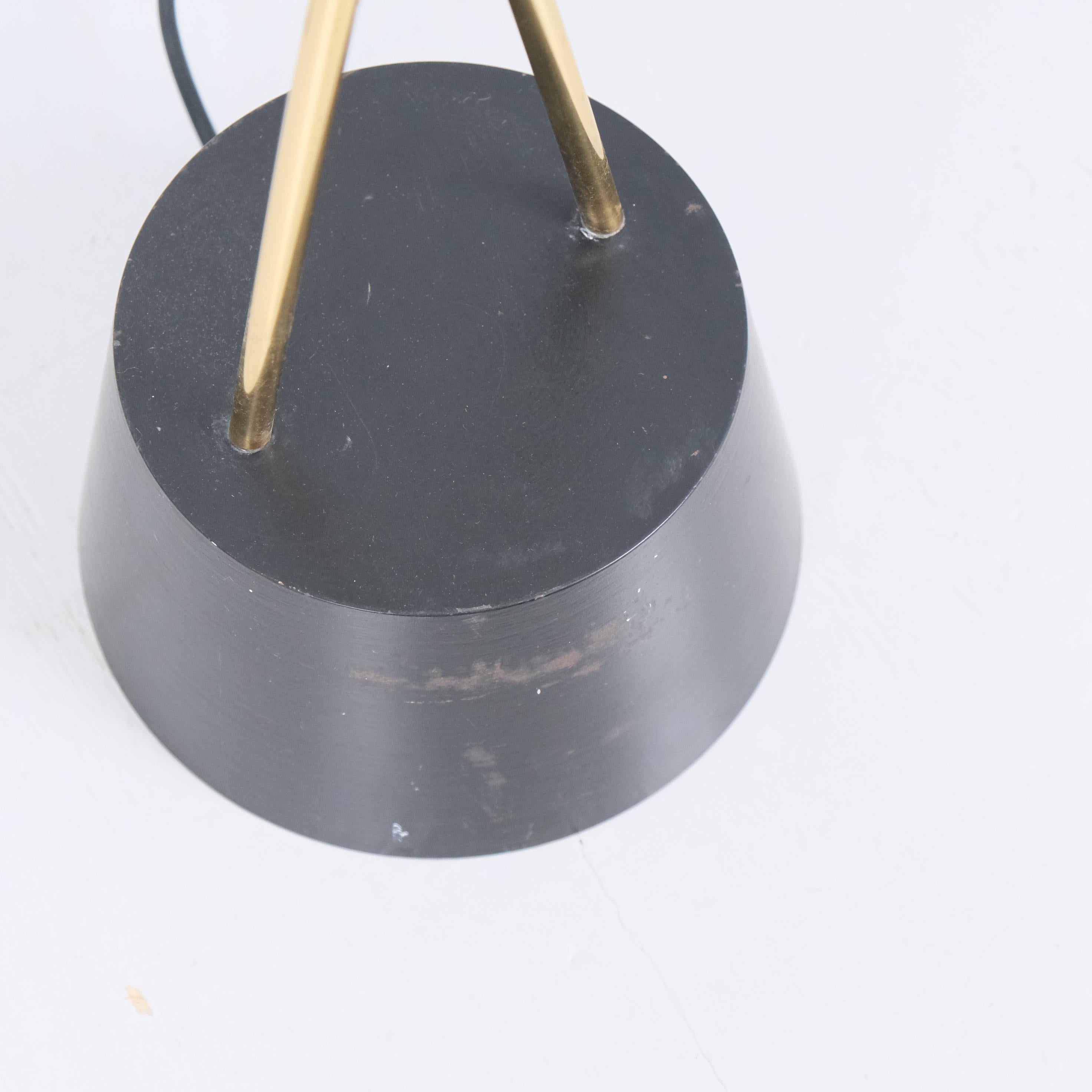 Mid-Century Modern Floor Lamp Model No. EN 40 with Rattan Shades, Itsu 1960s in vendita 3