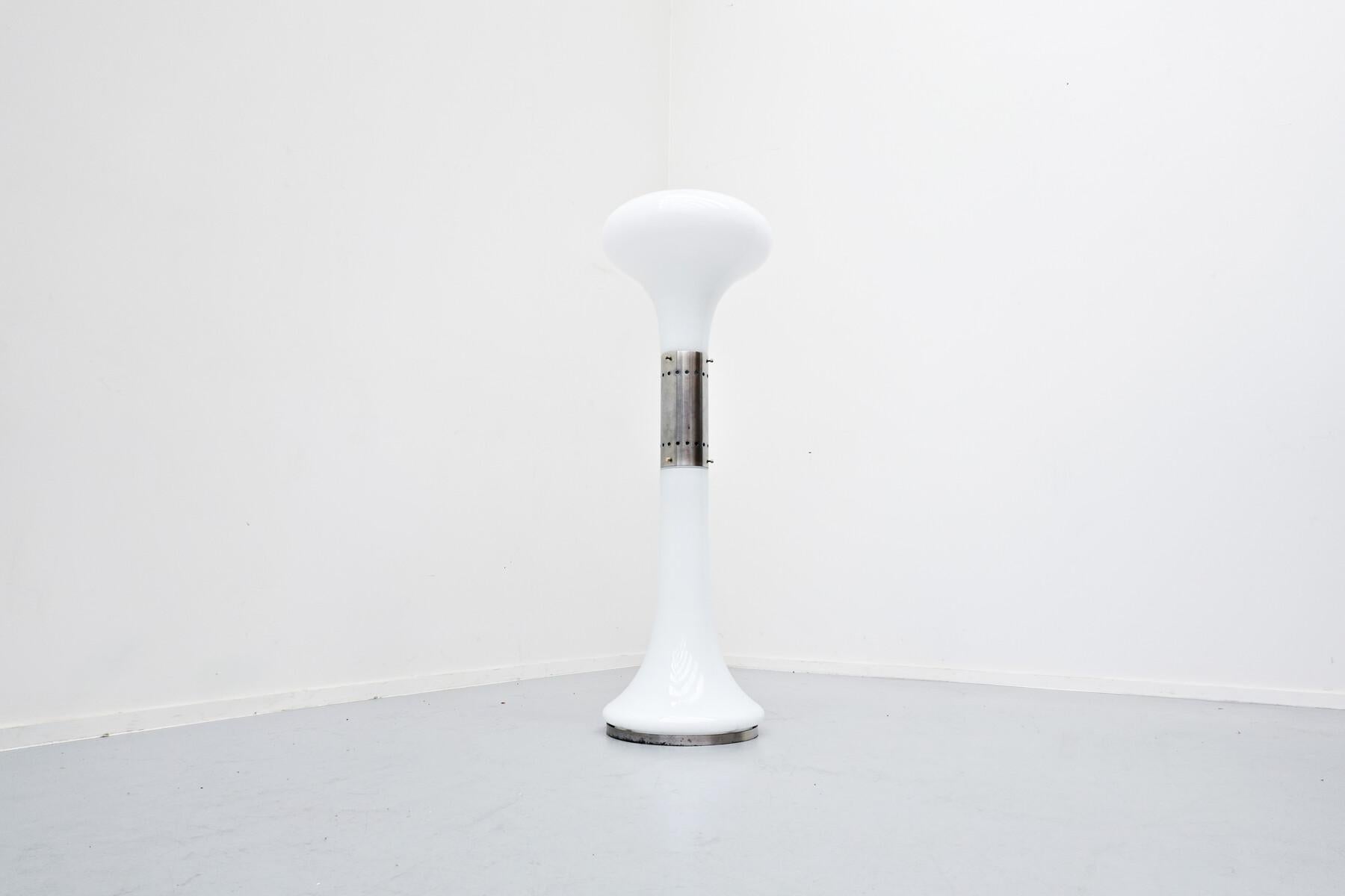 Floor lamp model 'Soffiato' by Carlo Nason for Mazzega, 1960s.