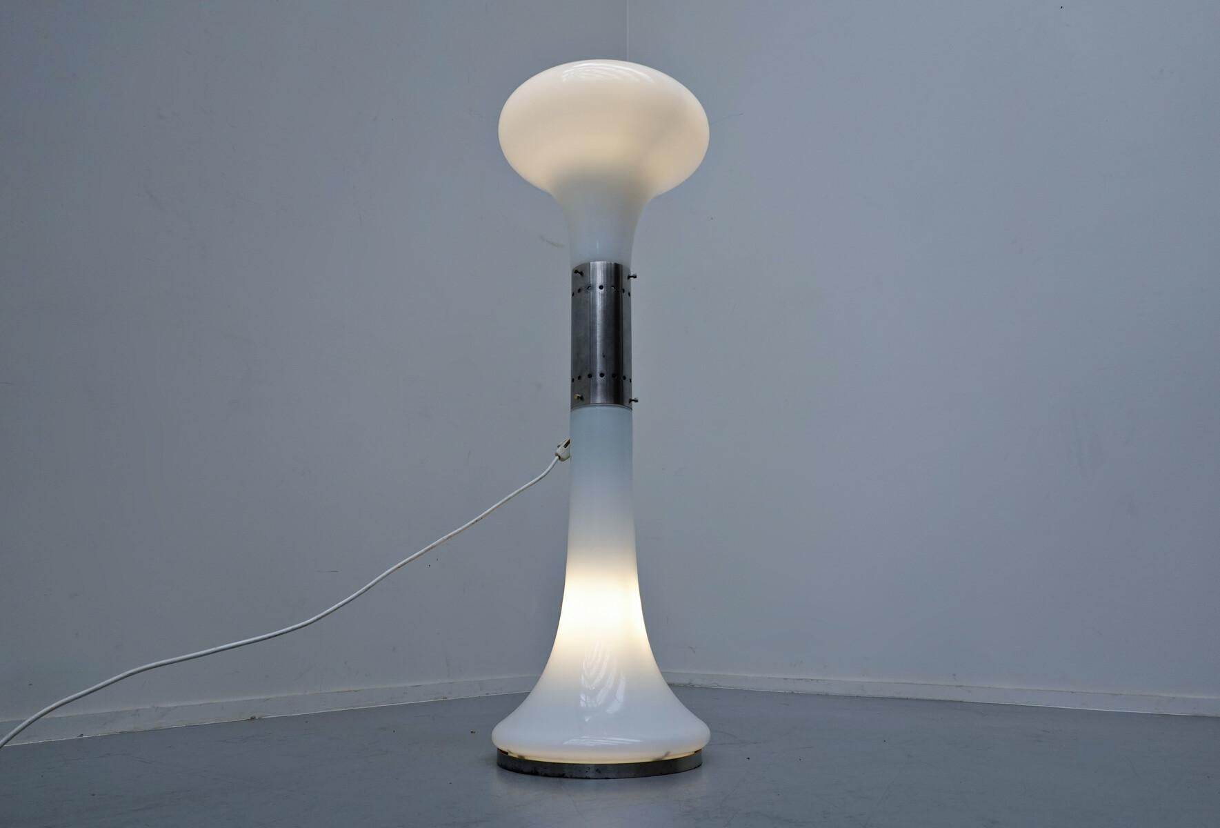 Italian Mid-Century Modern Floor Lamp Model 'Soffiato' by Carlo Nason for Mazzega, 1960s For Sale