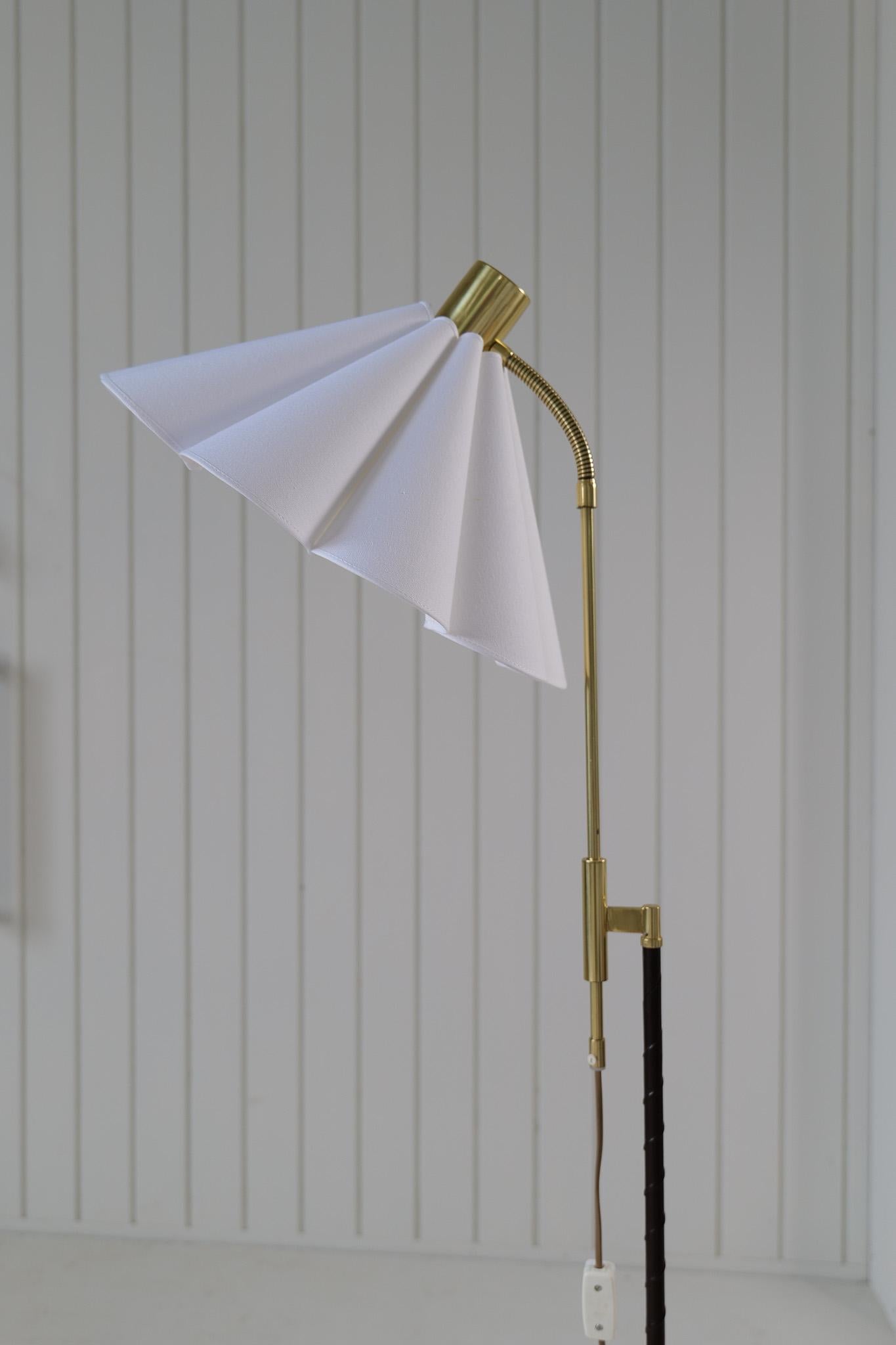 Moderne Stehleuchte aus der Jahrhundertmitte Möllers Armatur Schweden, 1960er Jahre im Zustand „Gut“ im Angebot in Hillringsberg, SE