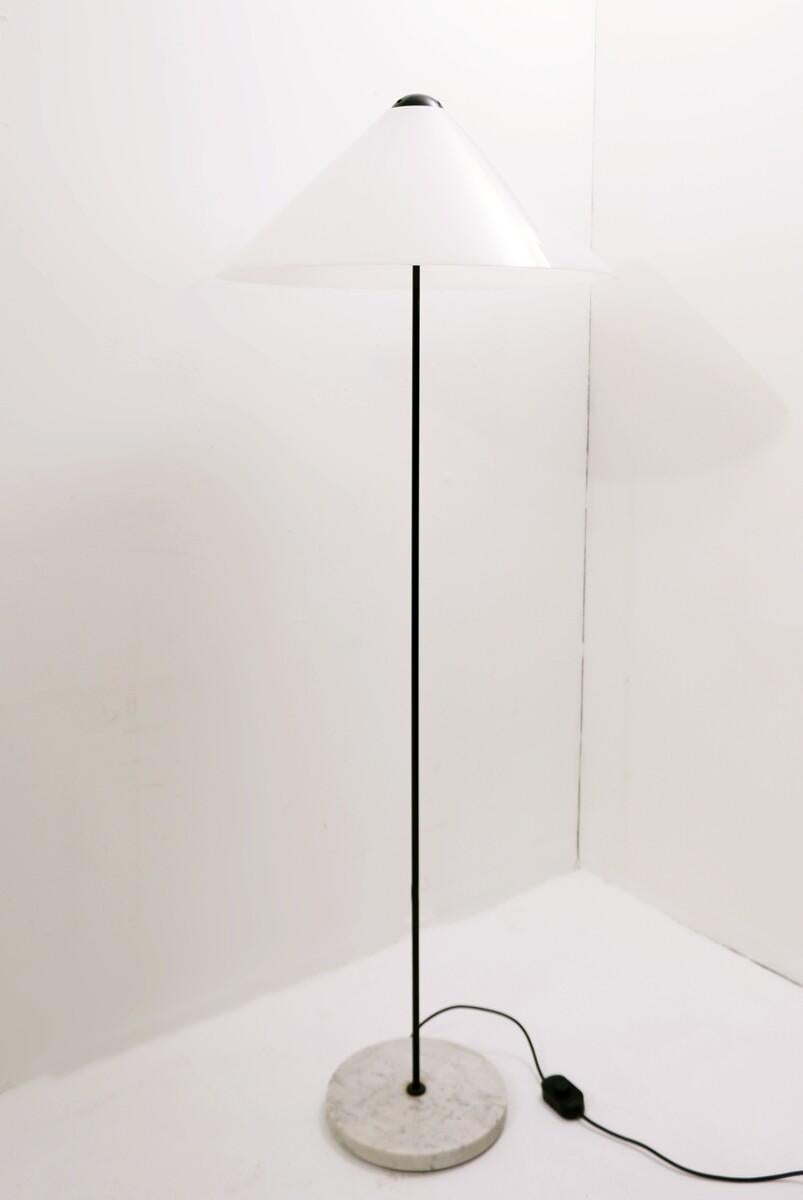 Lampadaire « Snow », de style moderne du milieu du siècle dernier, de Vico Magistretti pour O-Luce, Italie, 1970 en vente 1