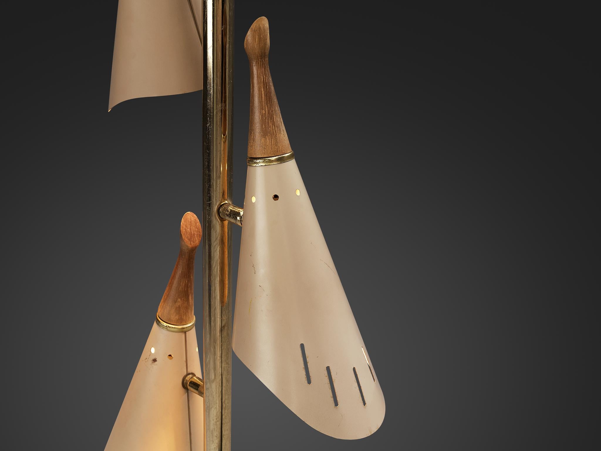 Moderne Stehlampe aus der Mitte des Jahrhunderts mit drehbaren beigefarbenen Schirmen  (Mitte des 20. Jahrhunderts) im Angebot
