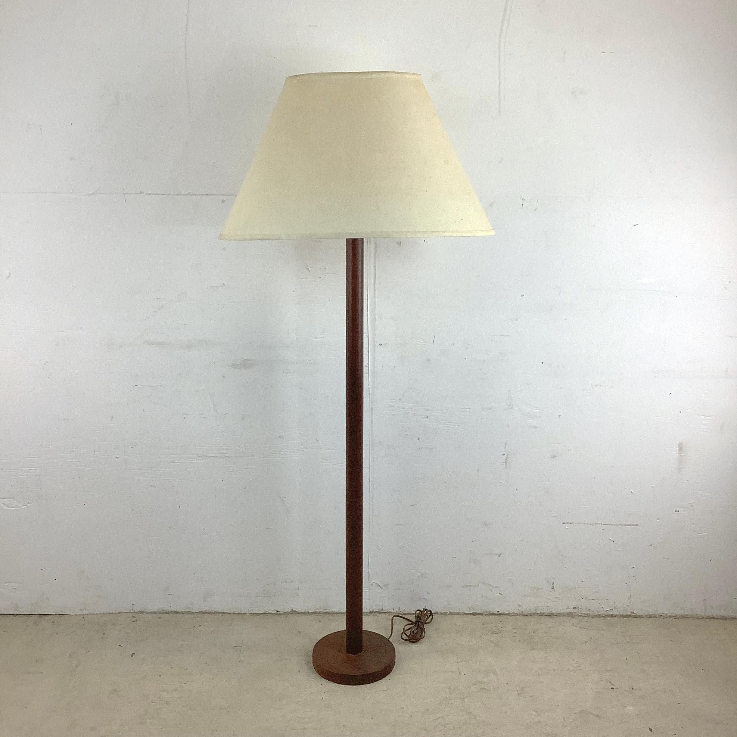 Mid-Century Modern Floor Lamp With Shade 1