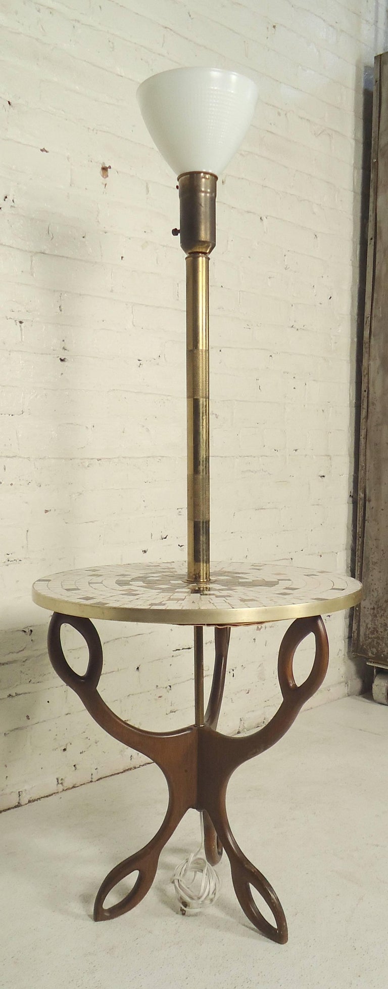 Mid-Century Modern Floor Lamp with Table For Sale at 1stDibs