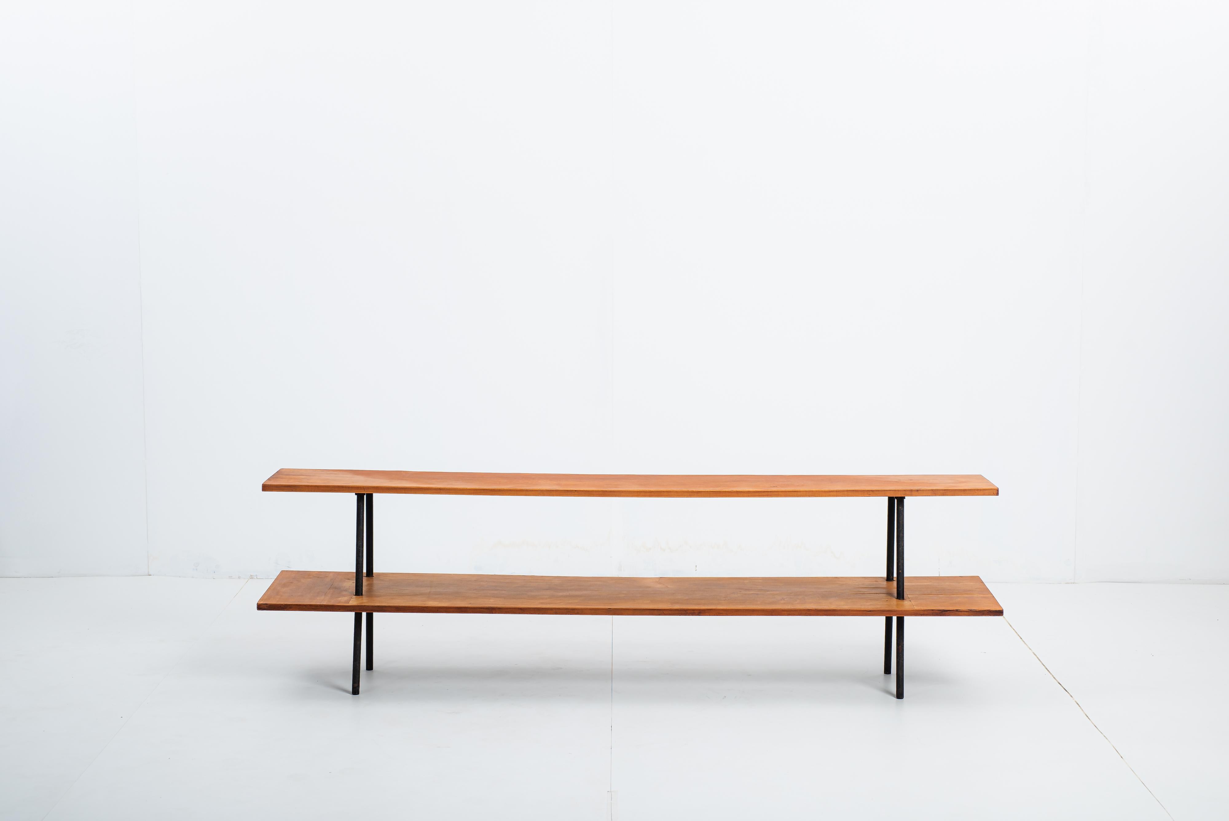 Modernes Bodenregal aus der Mitte des Jahrhunderts von brasilianischem Designer, Brasilien, 1960er Jahre (Moderne der Mitte des Jahrhunderts) im Angebot