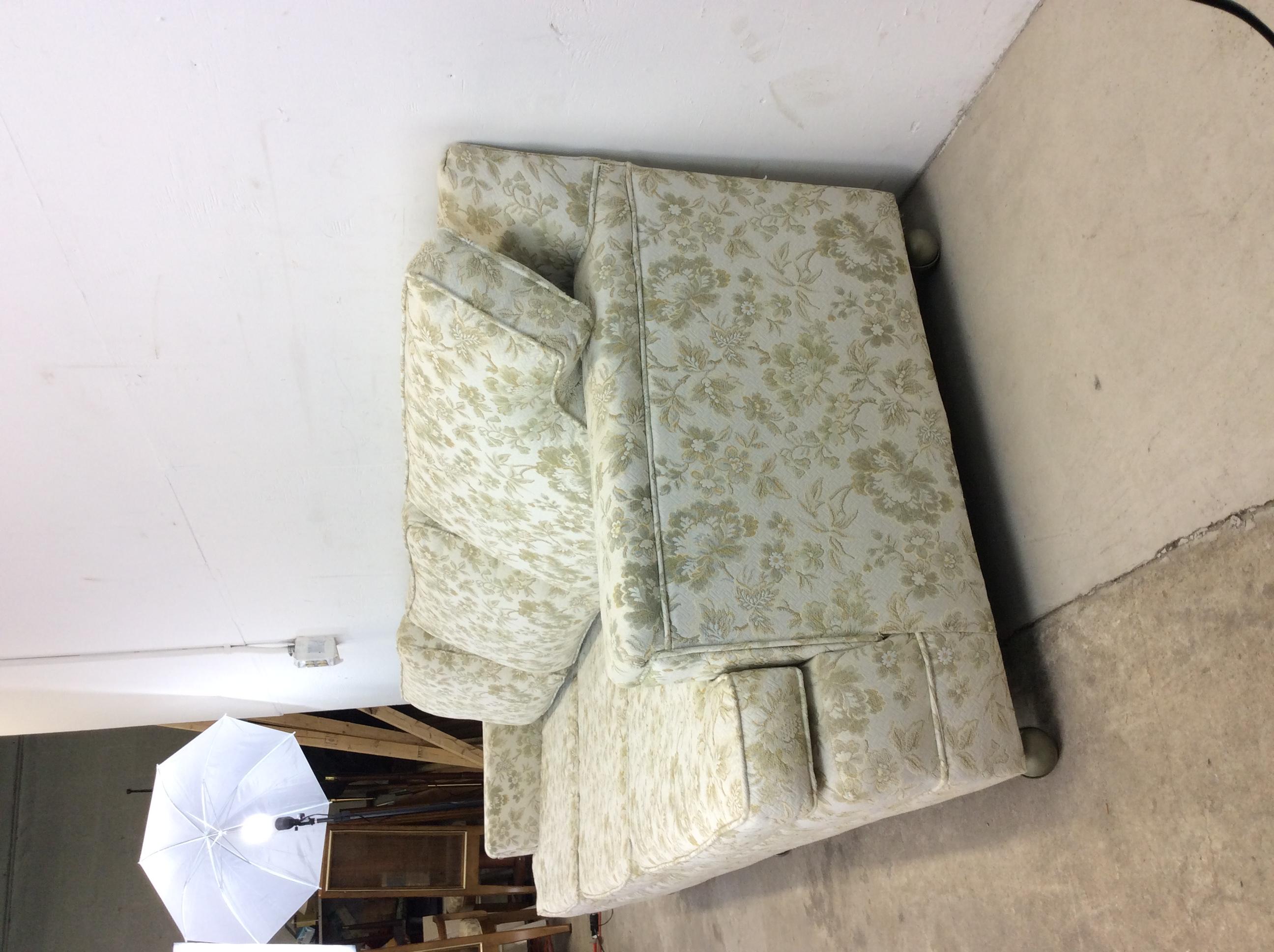 Mid Century Modern Floral Patterned 3 Seater Sofa on Wheels In Good Condition For Sale In Freehold, NJ