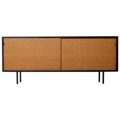 Mid-Century Modern Florence Knoll Schwarzer Lack Anrichte mit Grasscloth