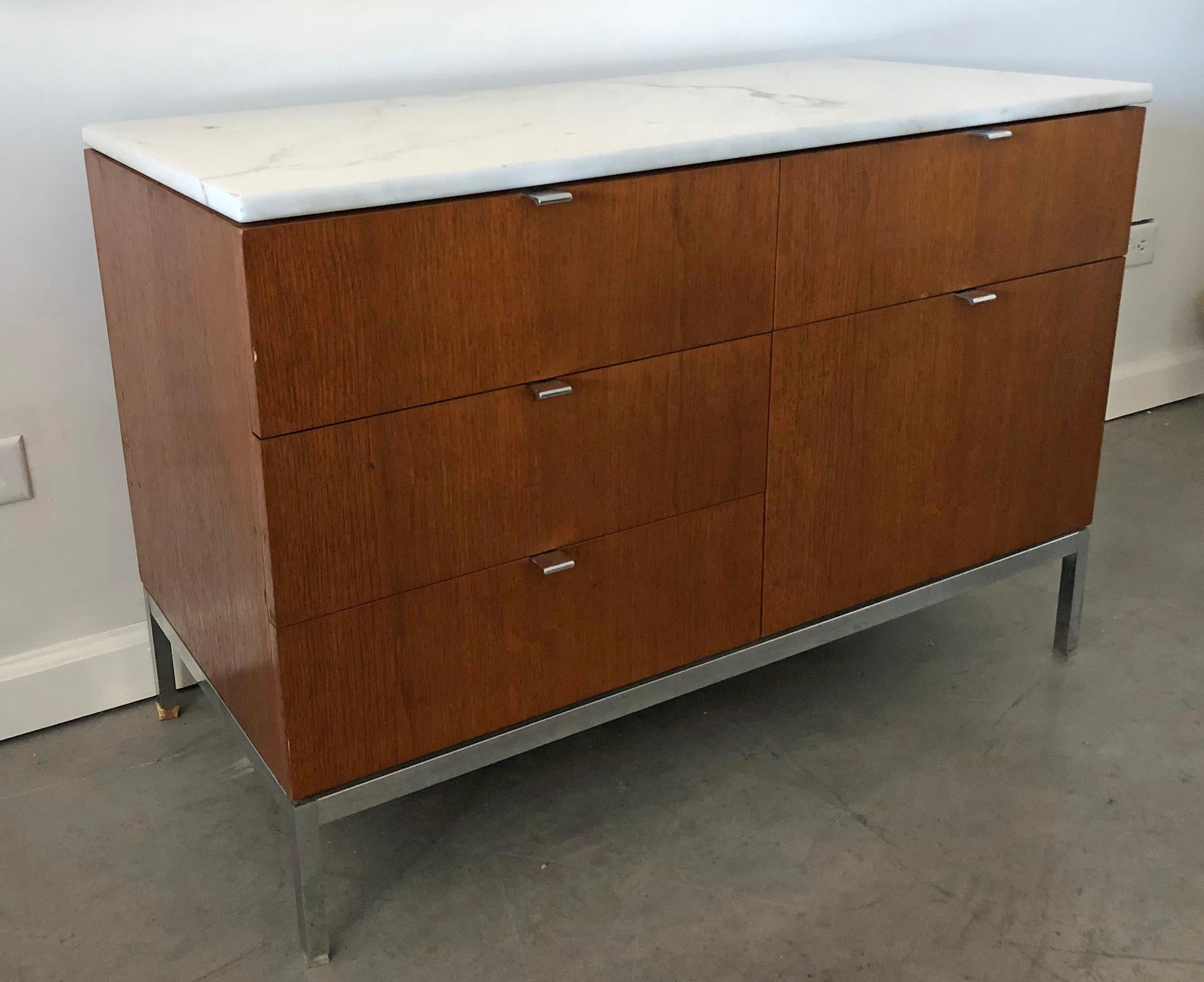 Mid-Century Modern Florence Knoll Credenza In Good Condition In Culver City, CA