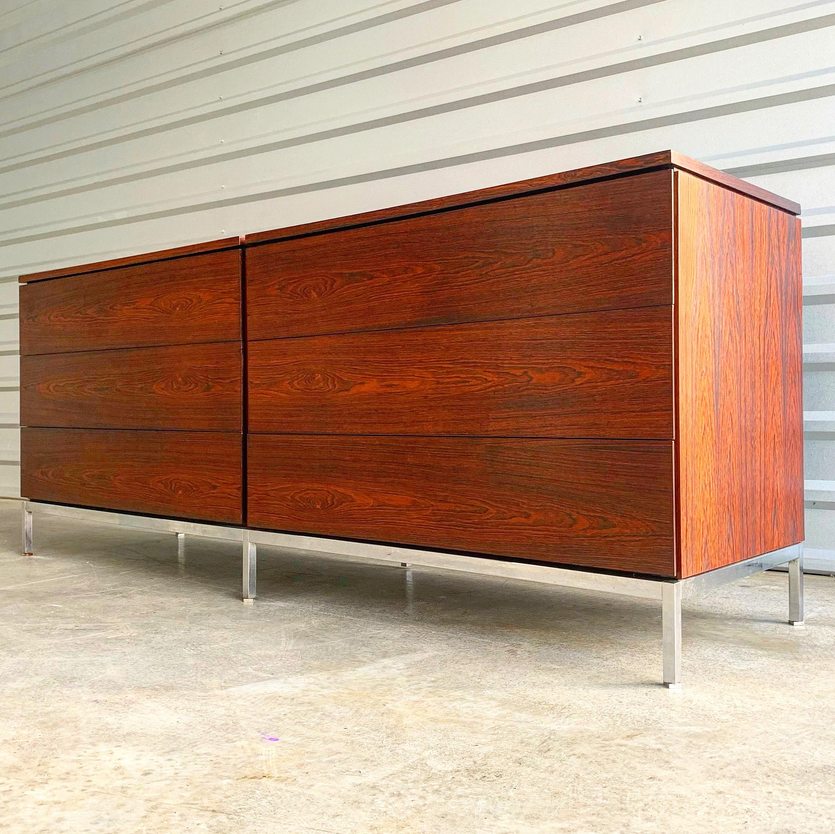 Mid-20th Century Mid-Century Modern Florence Knoll Dresser in Rosewood for Knoll Associates