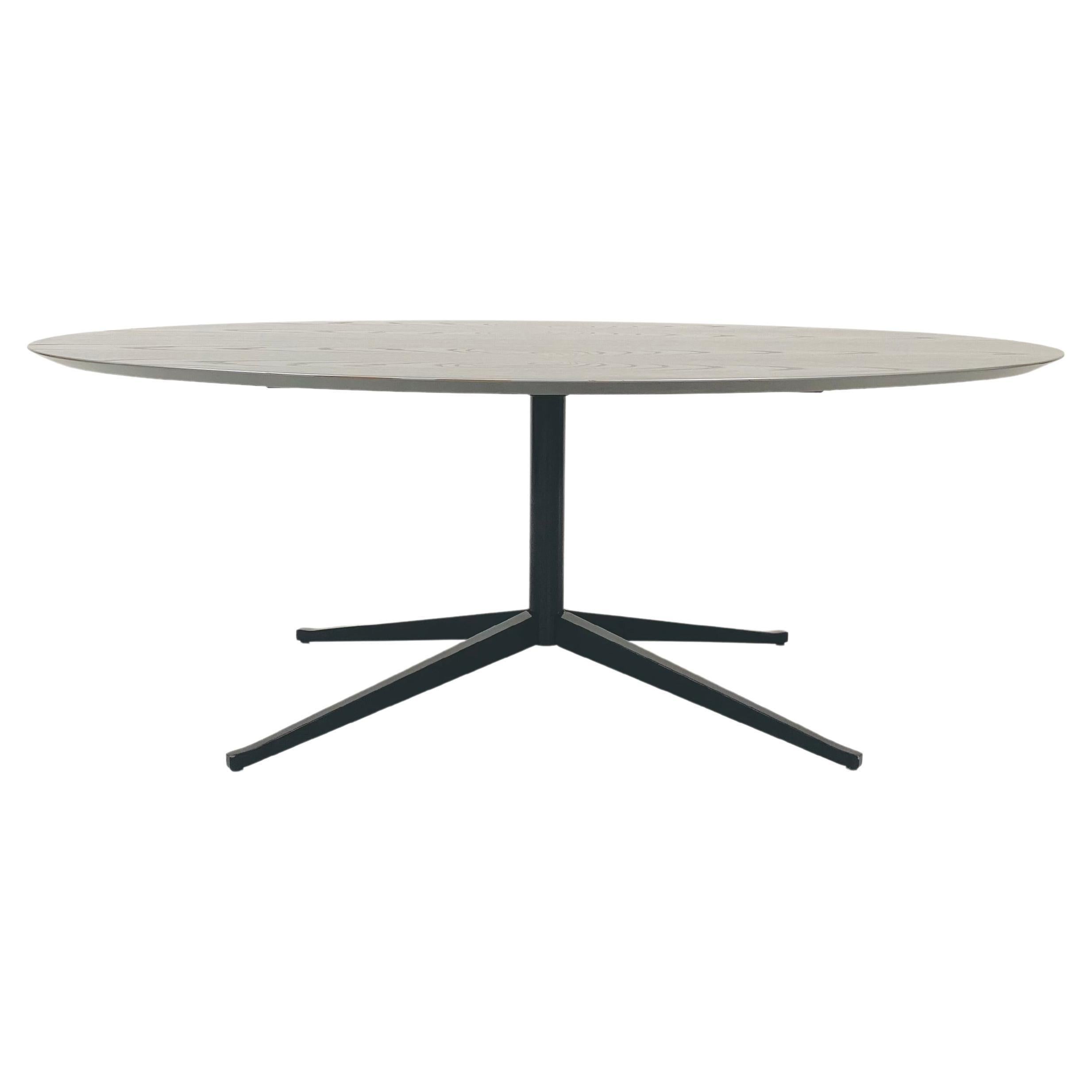 Mid-Century Modern Florence Knoll, Model 2480 Oval Table Desk, 1960s In Good Condition For Sale In Eindhoven, Noord Brabant