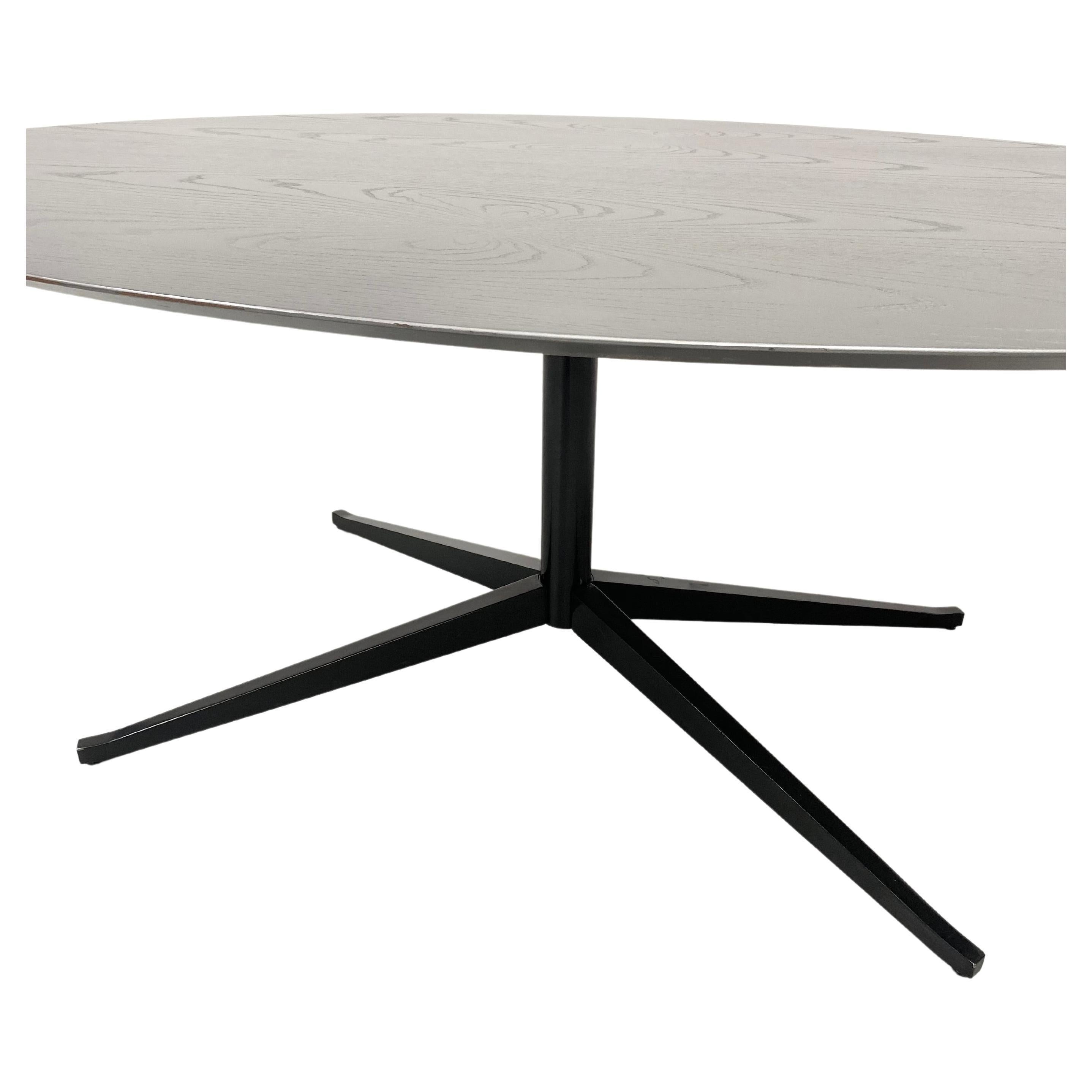 Steel Mid-Century Modern Florence Knoll, Model 2480 Oval Table Desk, 1960s For Sale