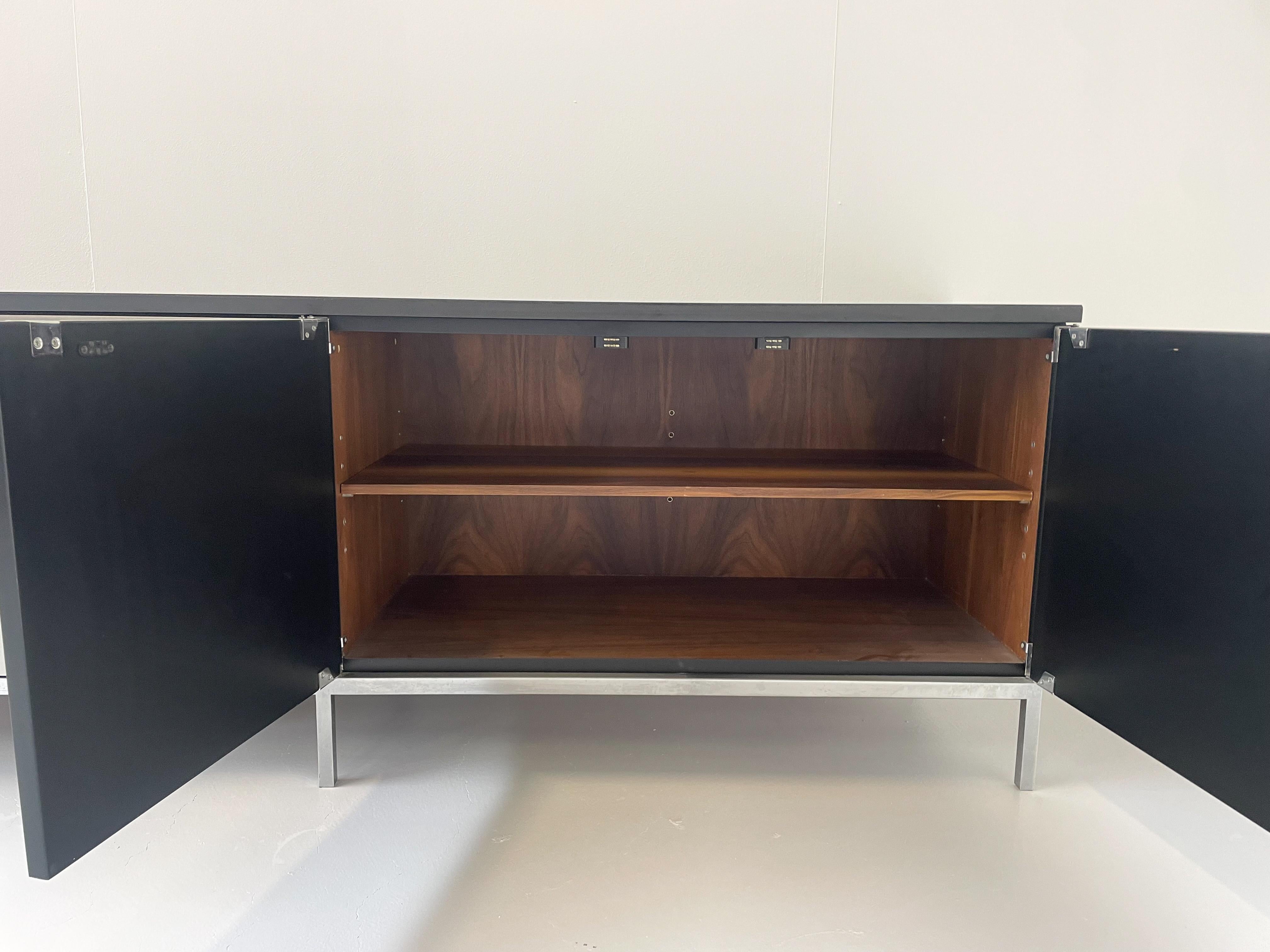 Mid-Century Modern Florence Knoll Sideboard, Aluminium and Wood, 1960s For Sale 6