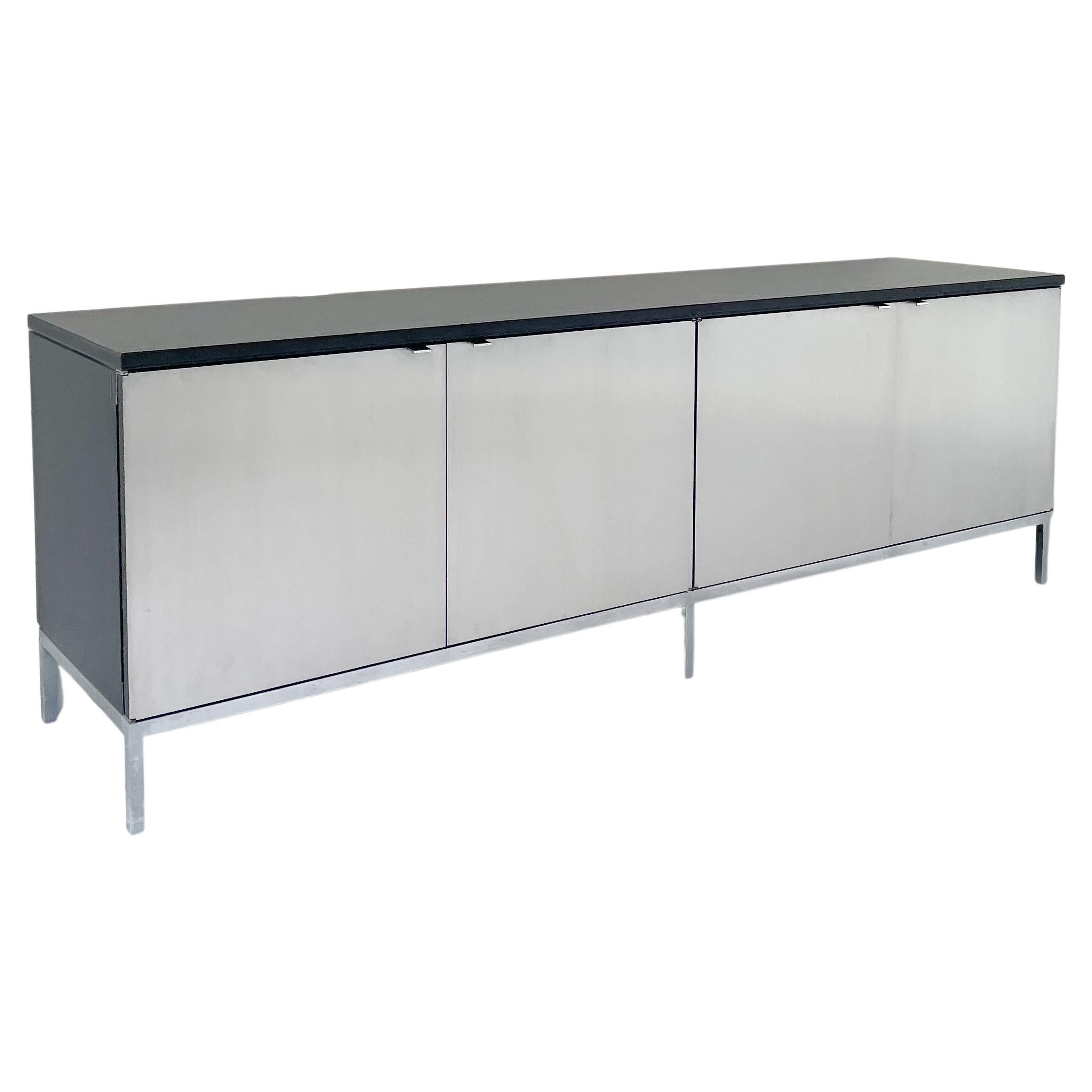 Modernes Florence Knoll-Sideboard aus der Mitte des Jahrhunderts, Aluminium und Holz, 1960er Jahre