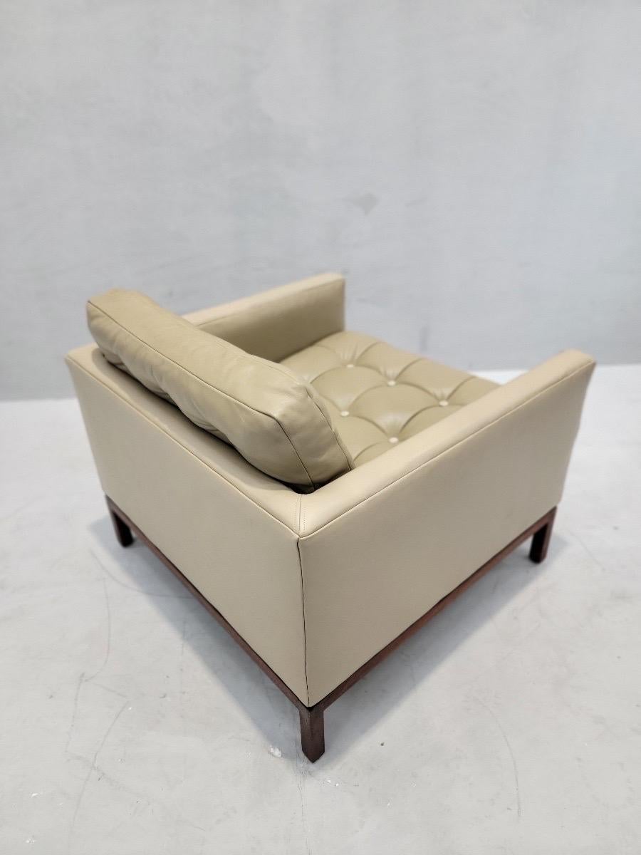 20th Century Mid Century Modern Florence Knoll Style Tufted Club Lounge Newly Upholstered For Sale