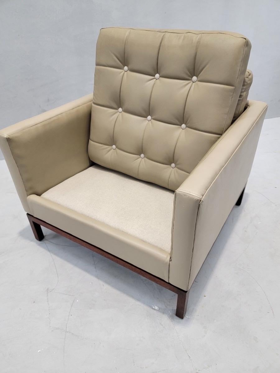 Leather Mid Century Modern Florence Knoll Style Tufted Club Lounge Newly Upholstered For Sale
