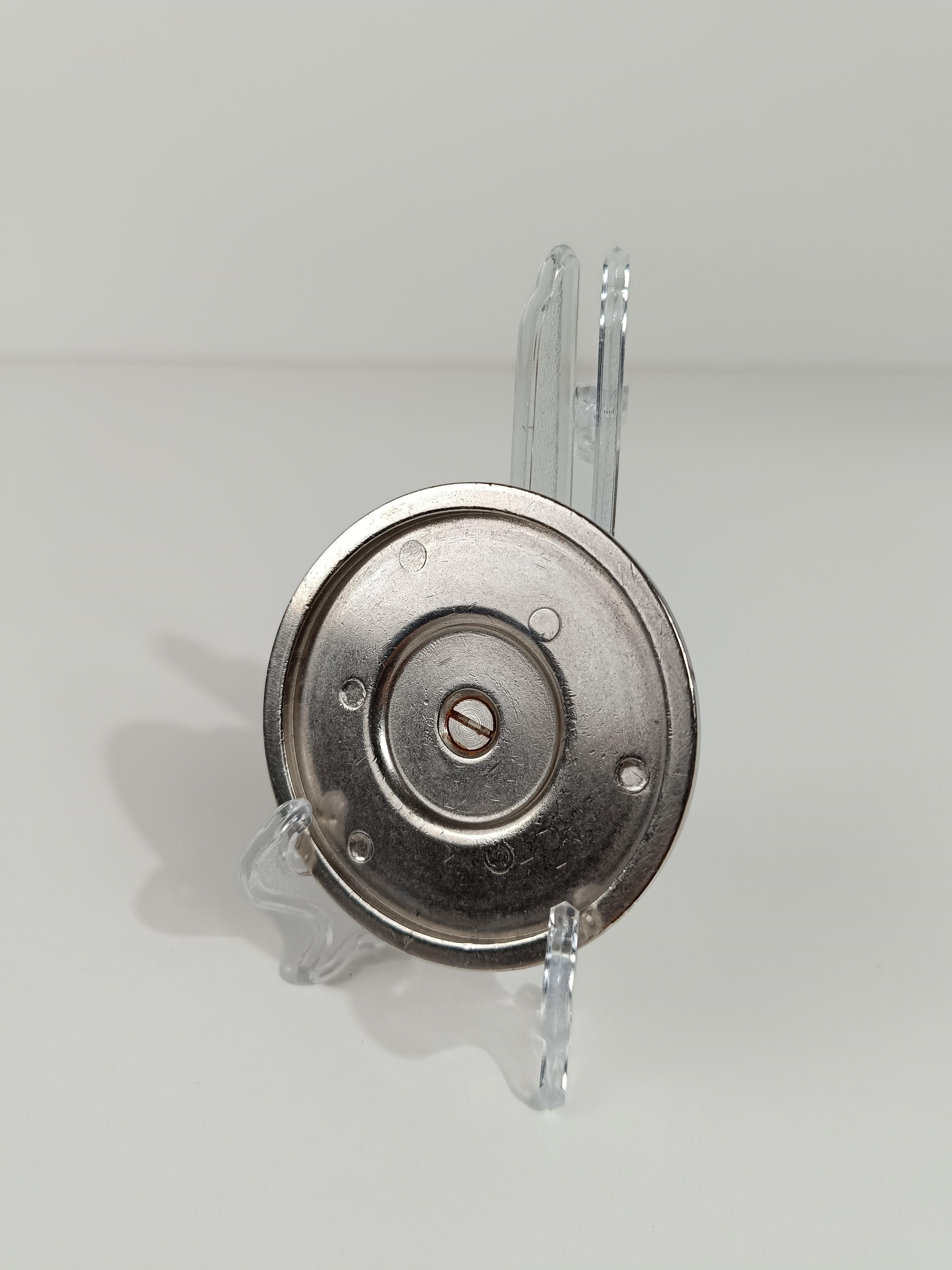 Posacenere a forma di fiore in metallo cromato con petali rimovibili, stile Mid Century Modern 9