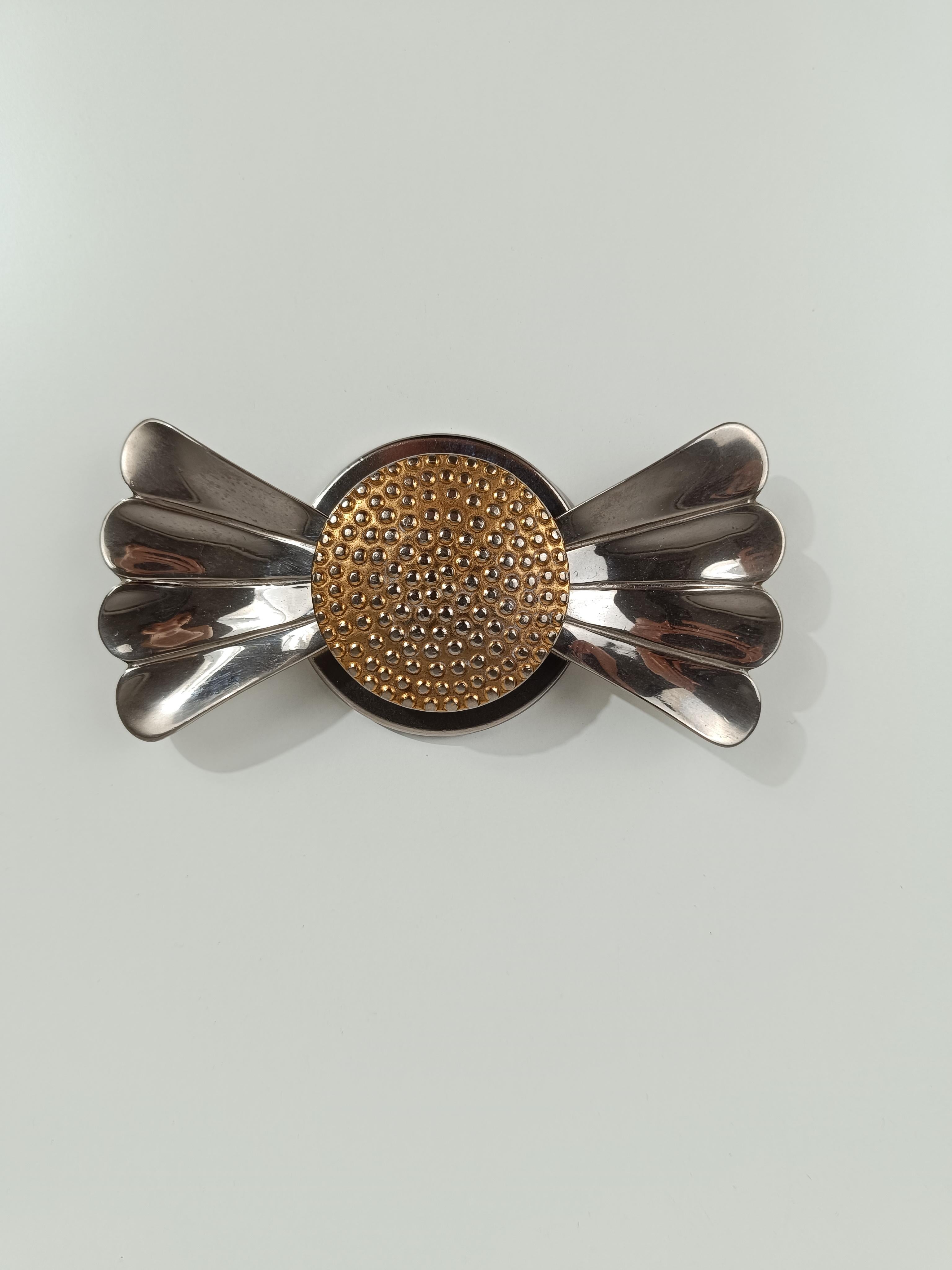 Posacenere a forma di fiore in metallo cromato con petali rimovibili, stile Mid Century Modern 2