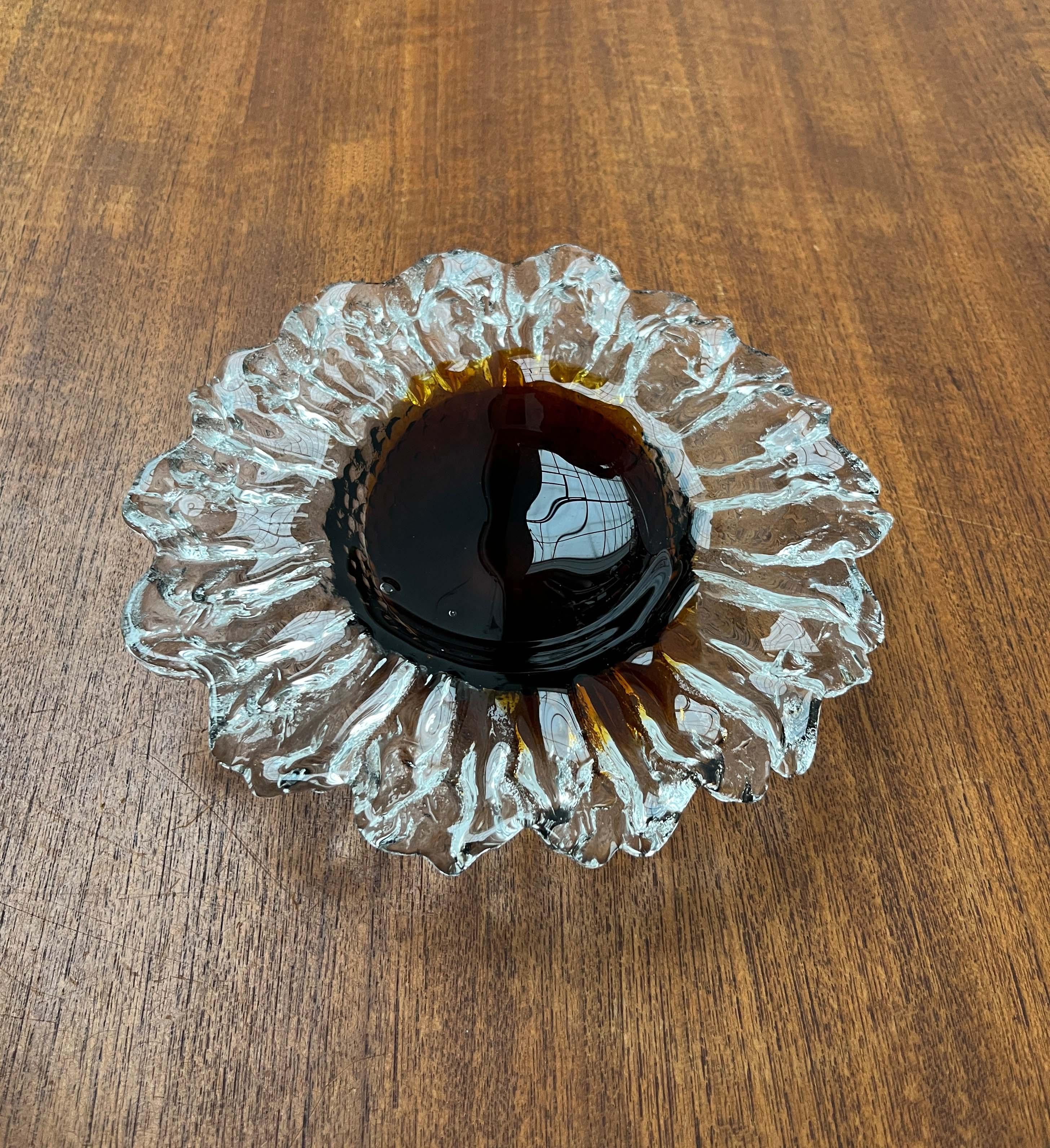 Moderne Blumenglasschale aus der Jahrhundertmitte von Pertti Santalahti für Humppila, Finnland (Moderne der Mitte des Jahrhunderts) im Angebot