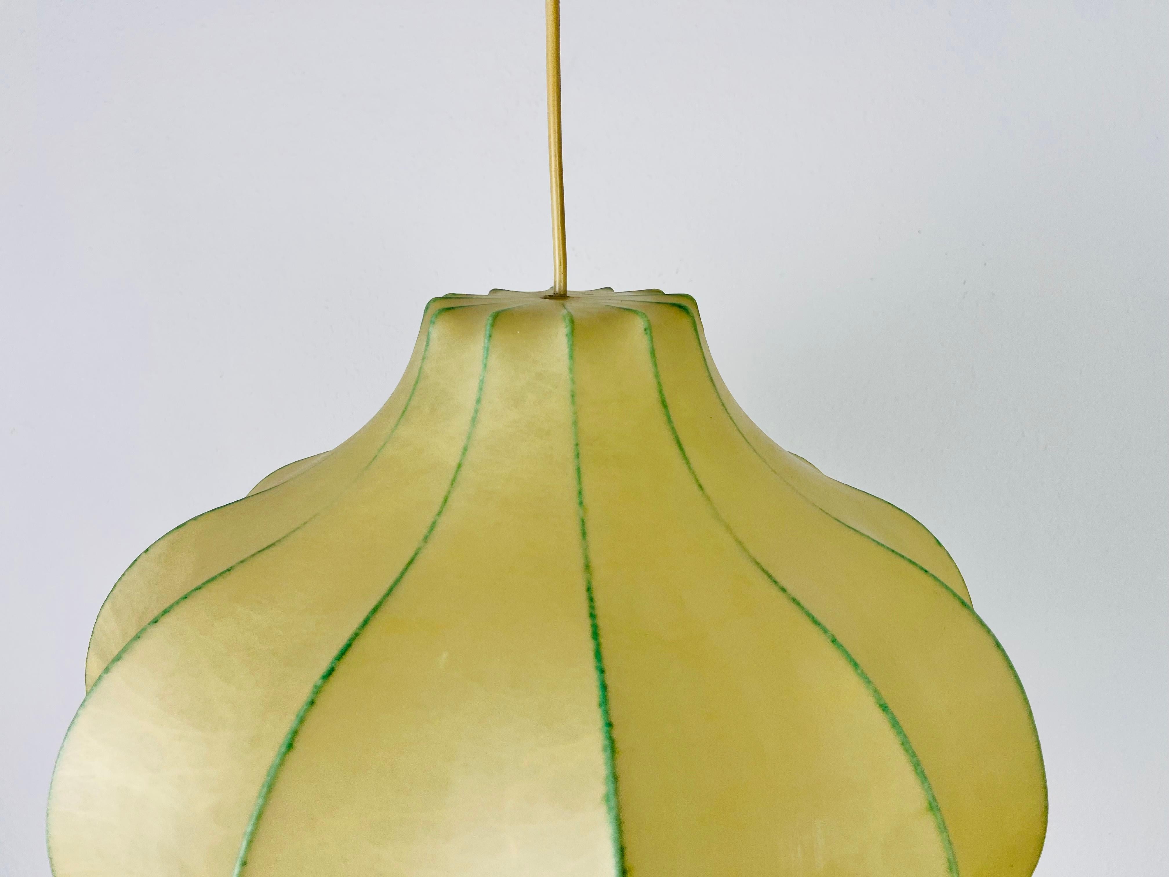 Resin Mid-Century Modern Flower Shape Cocoon Pendant Light, 1960s, Italy For Sale