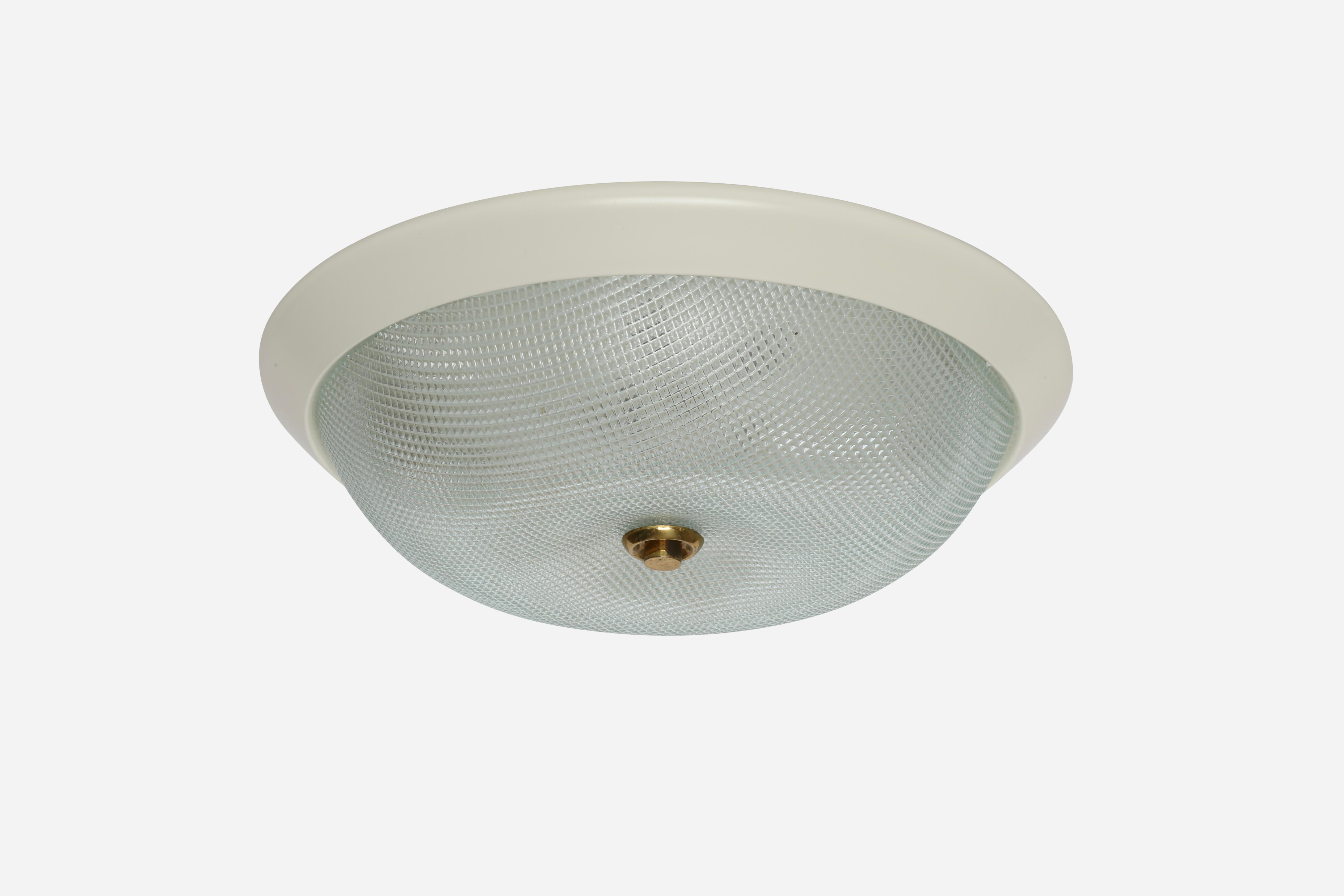Mid-century modern flush mount ceiling light.
Designed and made in Italy in 1960s
Textured glass, enameled metal, brass.
Takes 3 candelabra bulbs.
Complimentary US rewiring upon request.
Restored.

