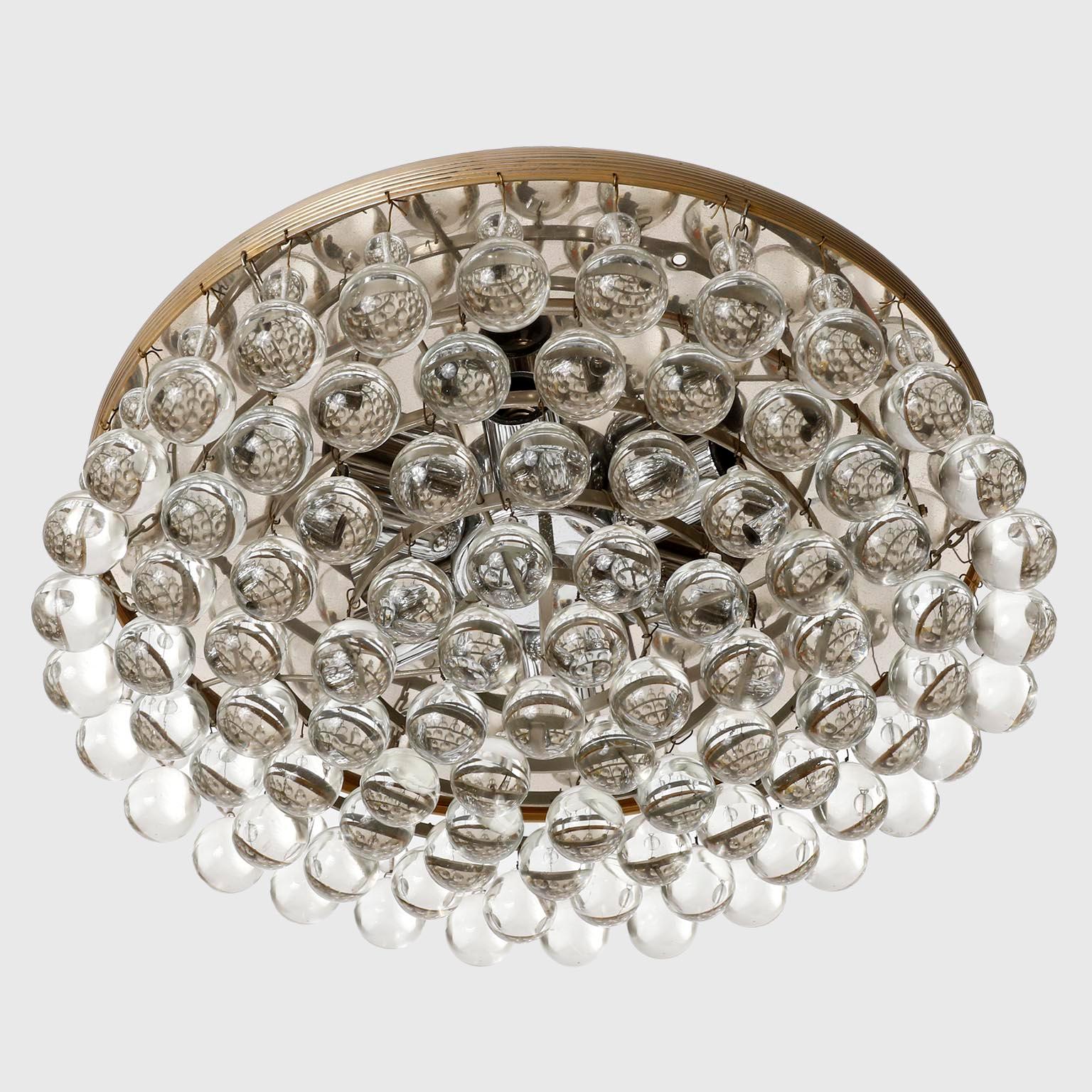 Moderne Einbaubeleuchtung aus der Mitte des Jahrhunderts, Perlenkugeln aus Nickel und Messing, 1960er Jahre (Poliert)