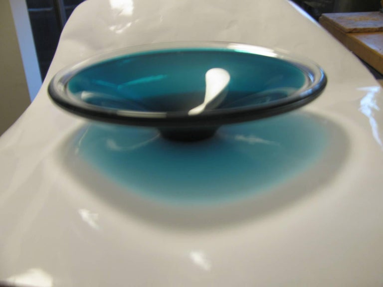 Mid-Century Modern Flygsfors Coquille Art Glass Bowl In Excellent Condition For Sale In Port Jervis, NY