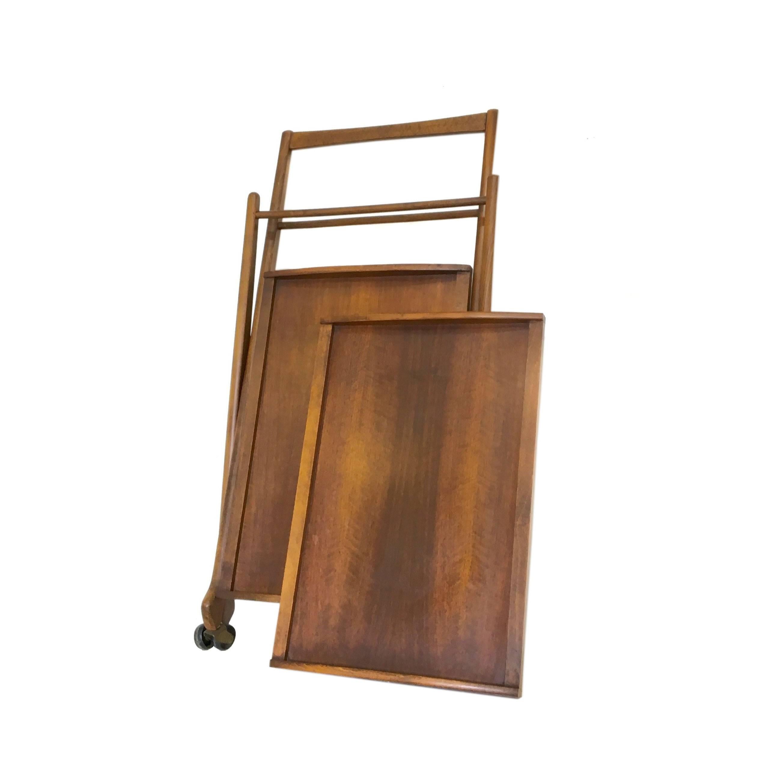 Mid-Century Modern Folding Bar Cart in Walnut In Excellent Condition In New Hyde Park, NY