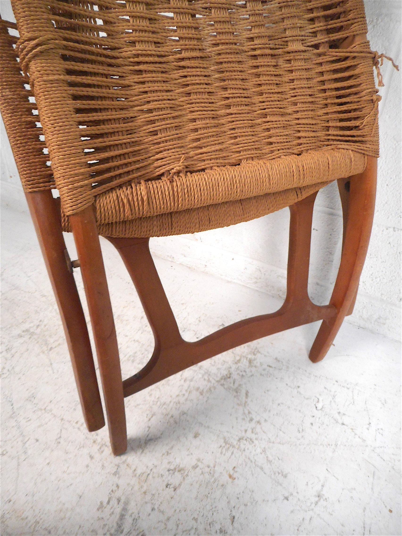 Mid-Century Modern Folding Chair after Wegner In Good Condition In Brooklyn, NY