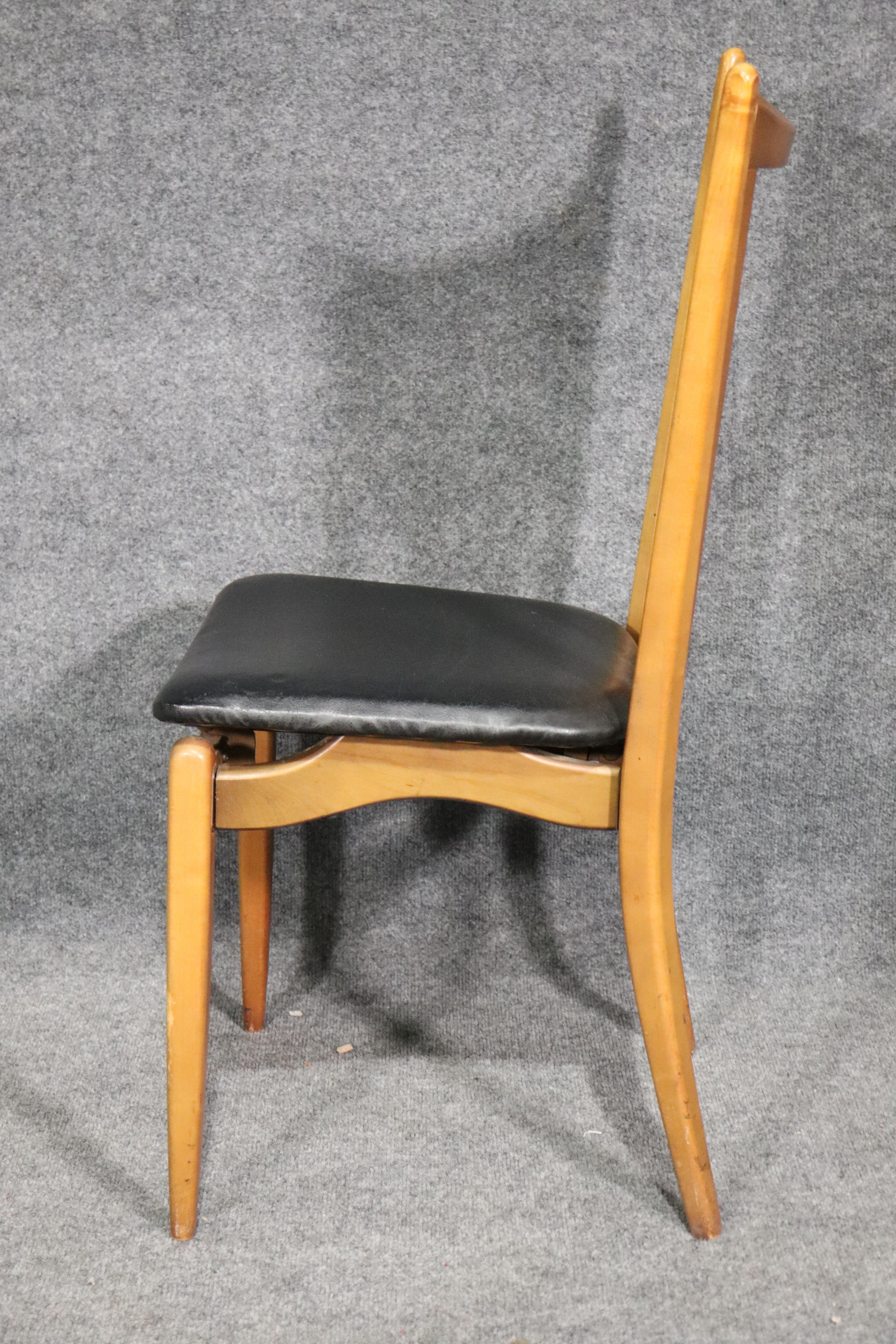 Mid-Century Modern Dining Chairs In Good Condition For Sale In Brooklyn, NY