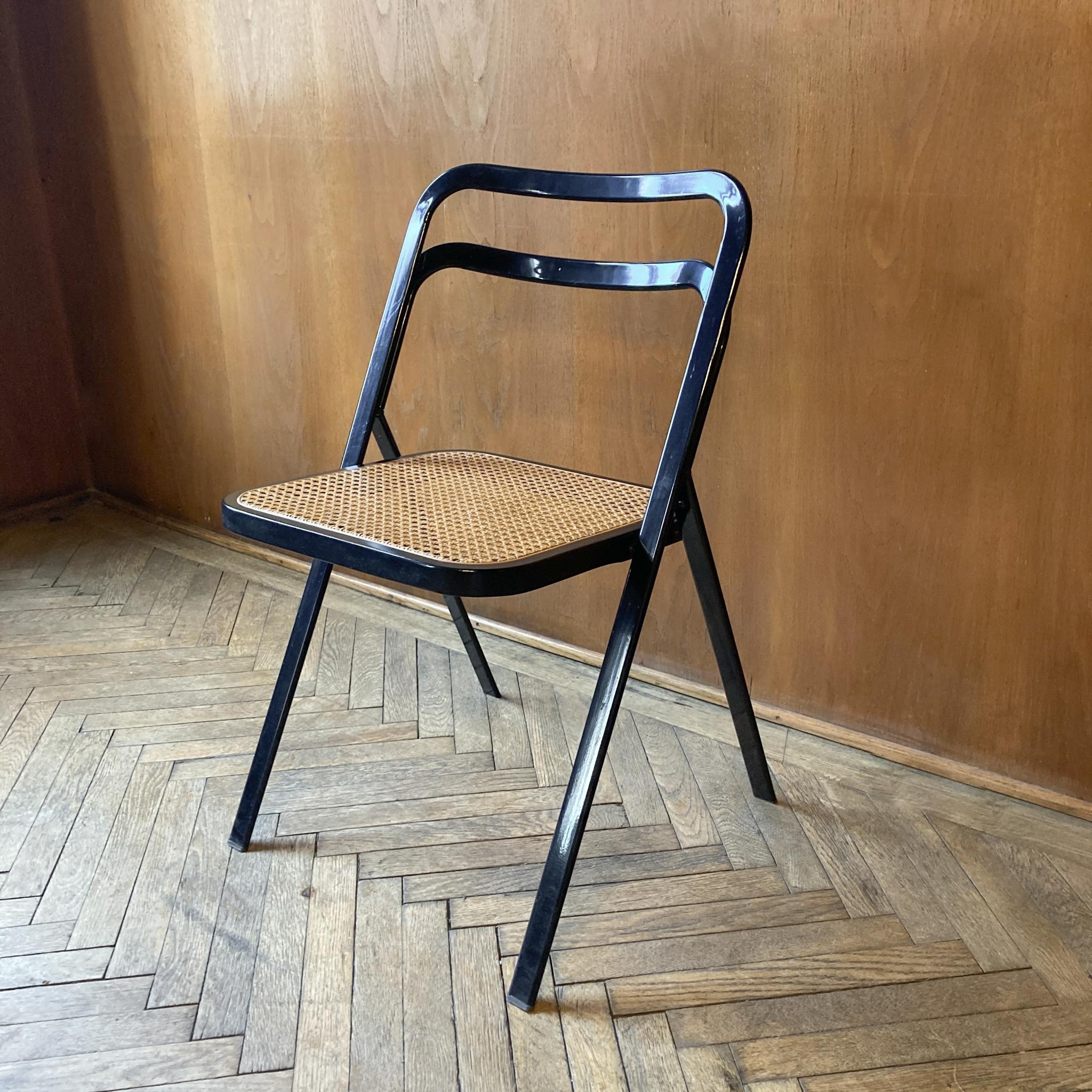 Italian Mid-Century Modern Folding Chairs Viennese Straw by G. Cattelan, Italy 1970s For Sale