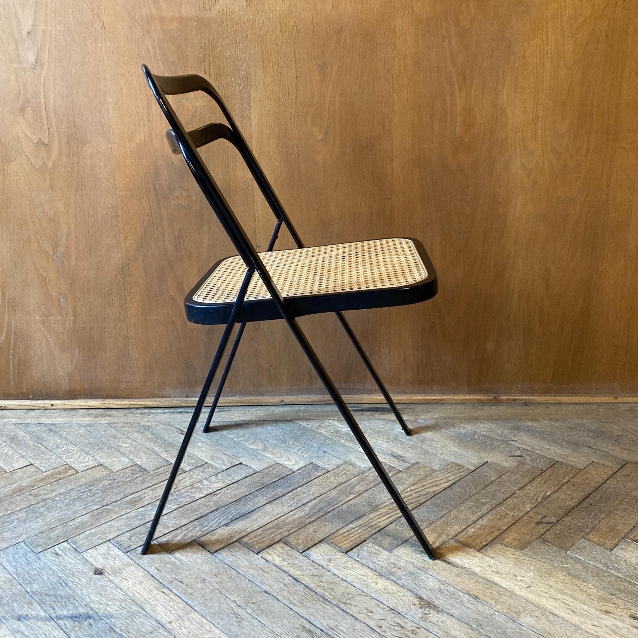 Late 20th Century Mid-Century Modern Folding Chairs Viennese Straw by G. Cattelan, Italy 1970s For Sale