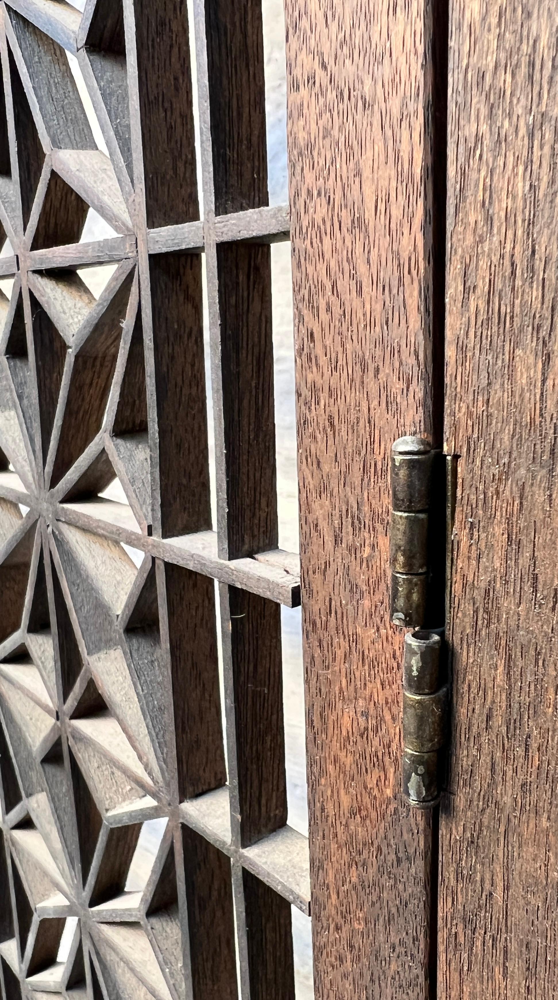 Mid-Century Modern Folding Four-Panel Geometric Room Divider in Teak en vente 7