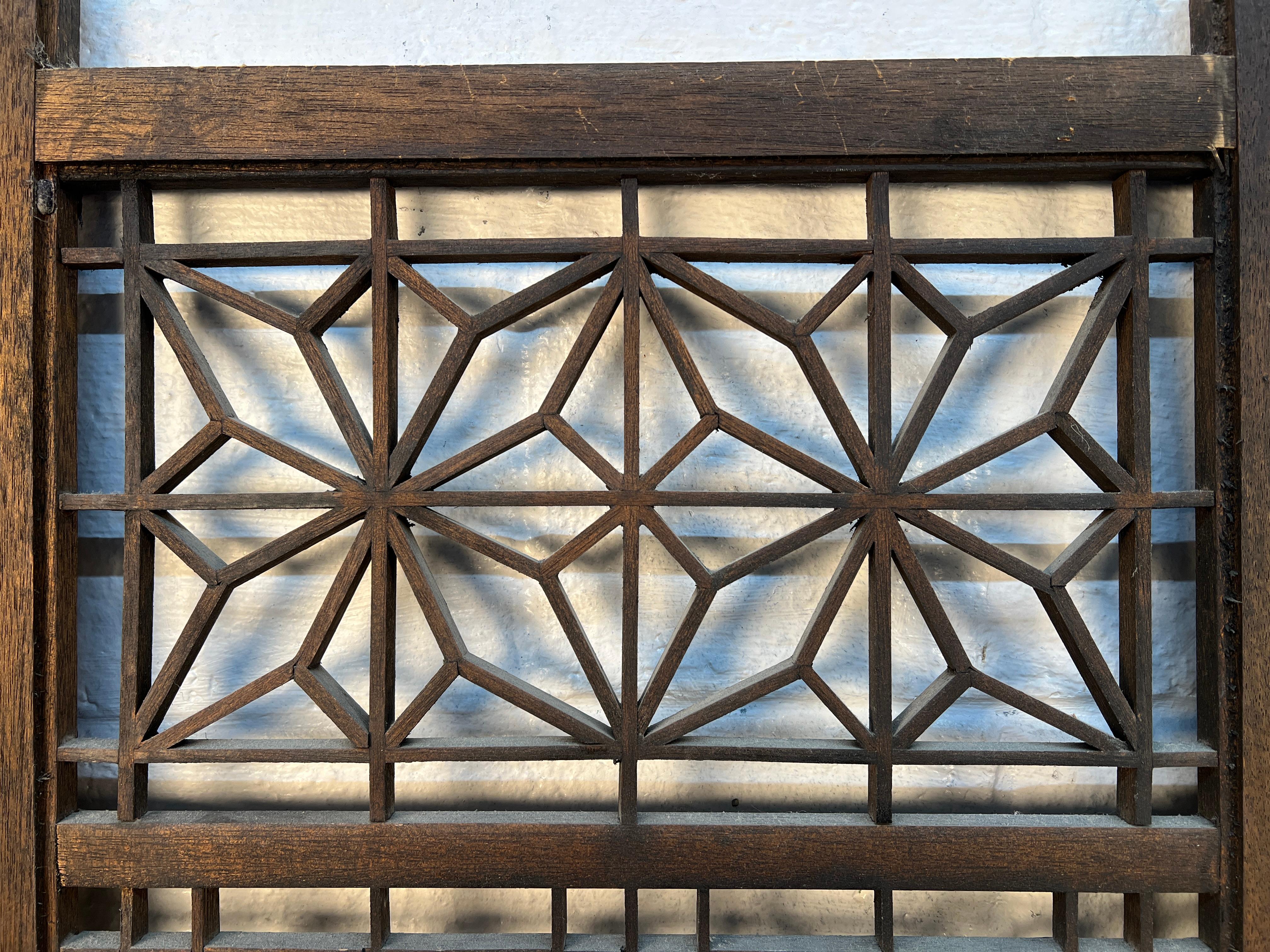 Mid-Century Modern Folding Four-Panel Geometric Room Divider in Teak en vente 4