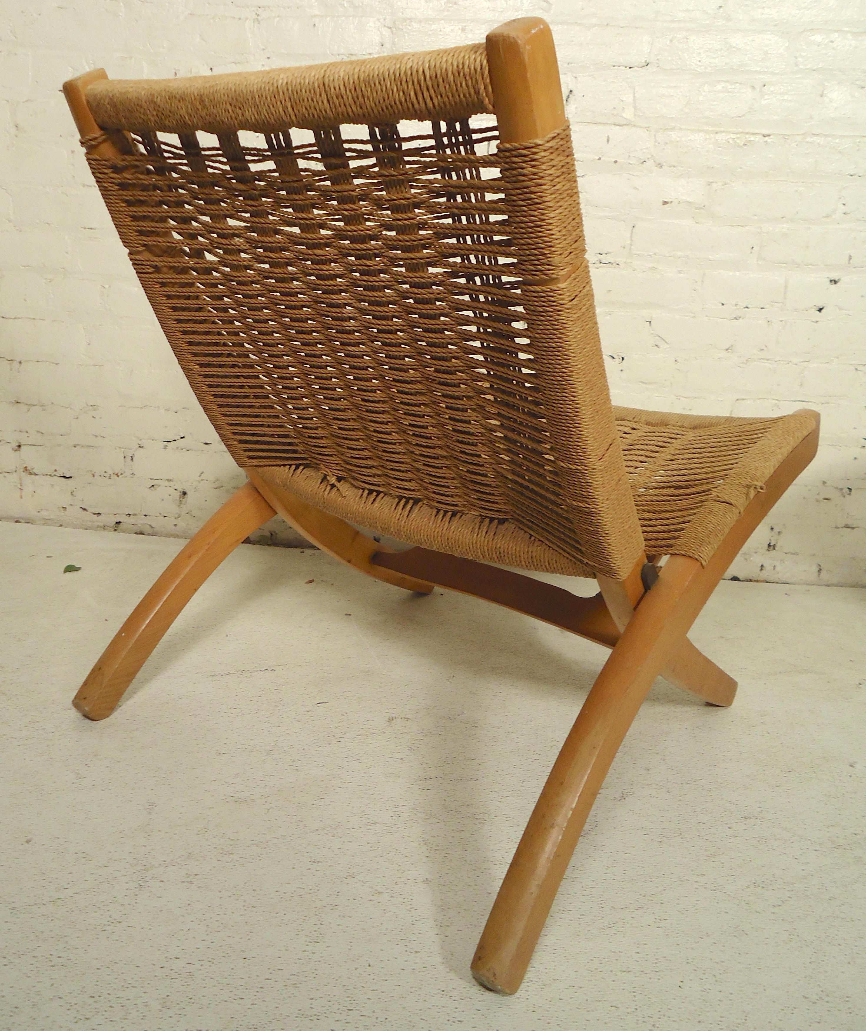 Mid-20th Century Mid-Century Modern Folding Rope Chair