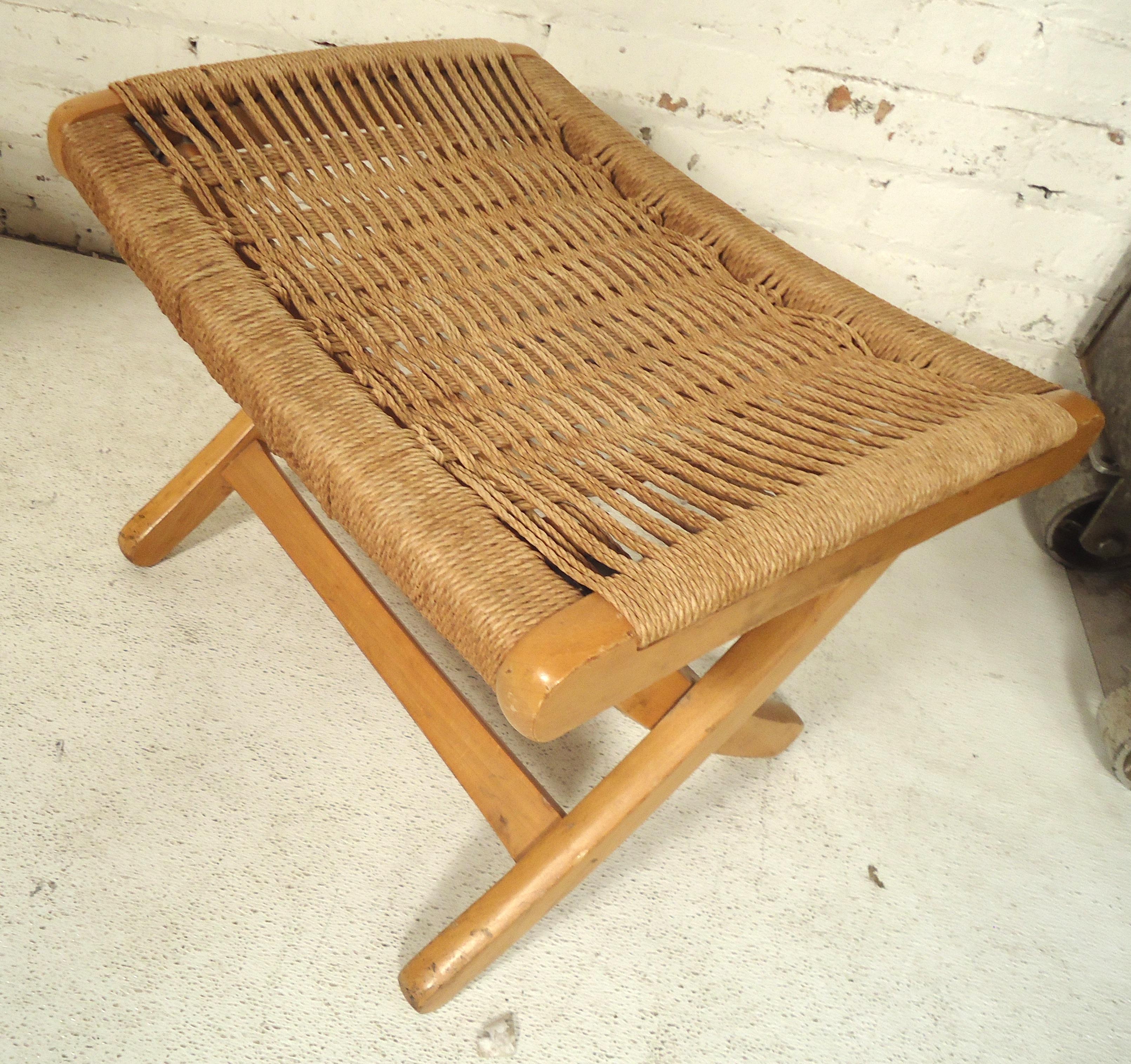 Wood Mid-Century Modern Folding Rope Chair