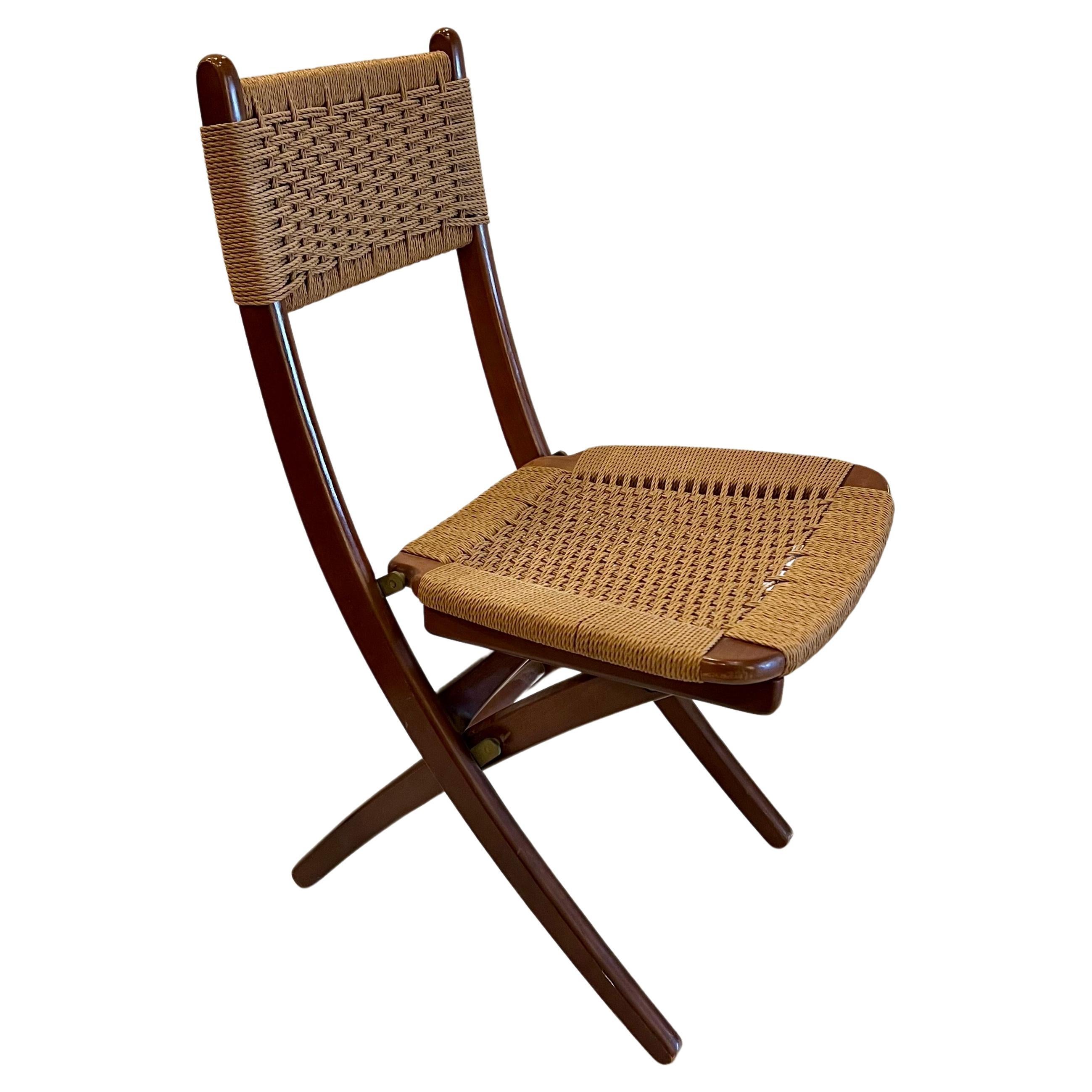 Mid Century Modern Folding Rope & Walnut Folding Side Chair In Good Condition For Sale In San Diego, CA