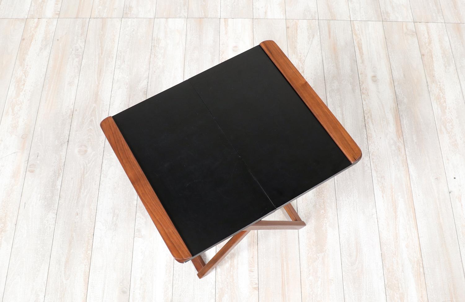 Formica Expertly Restored - Mid-Century Modern Folding Side Table For Sale