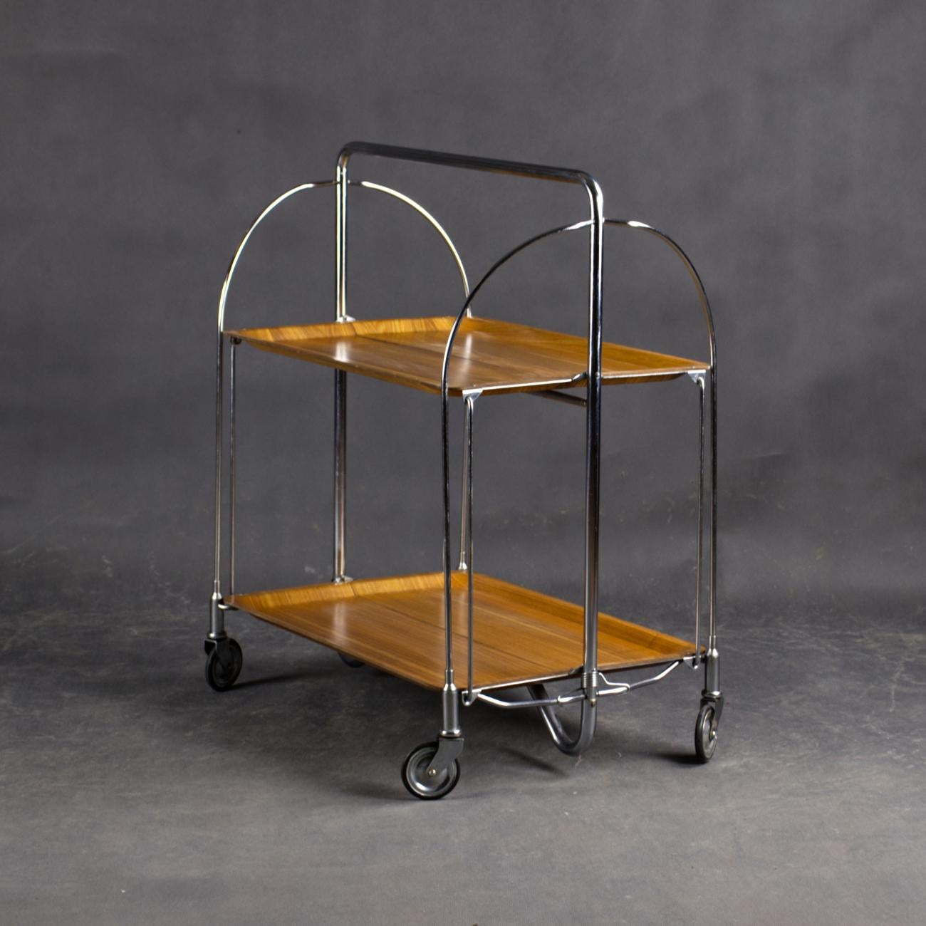 Carrello da tè/bar Foldes, moderno e di metà secolo, in cromo e compensato modellato in vendita 3