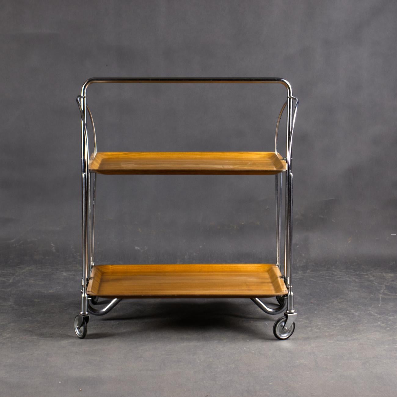Carrello da tè/bar Foldes, moderno e di metà secolo, in cromo e compensato modellato in vendita 1