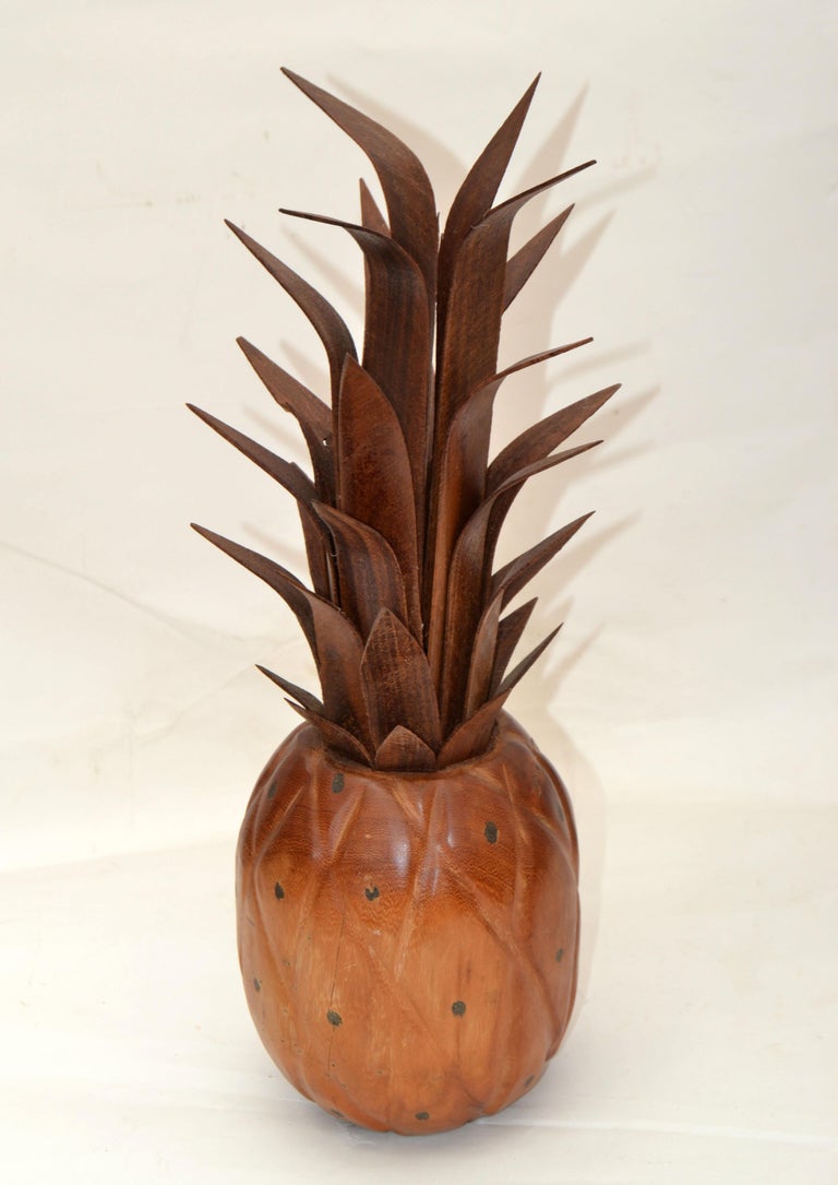 Mid-Century Modern handcrafted wood pineapple Table sculpture in original condition. 
Very well-made craftsmanship.
 