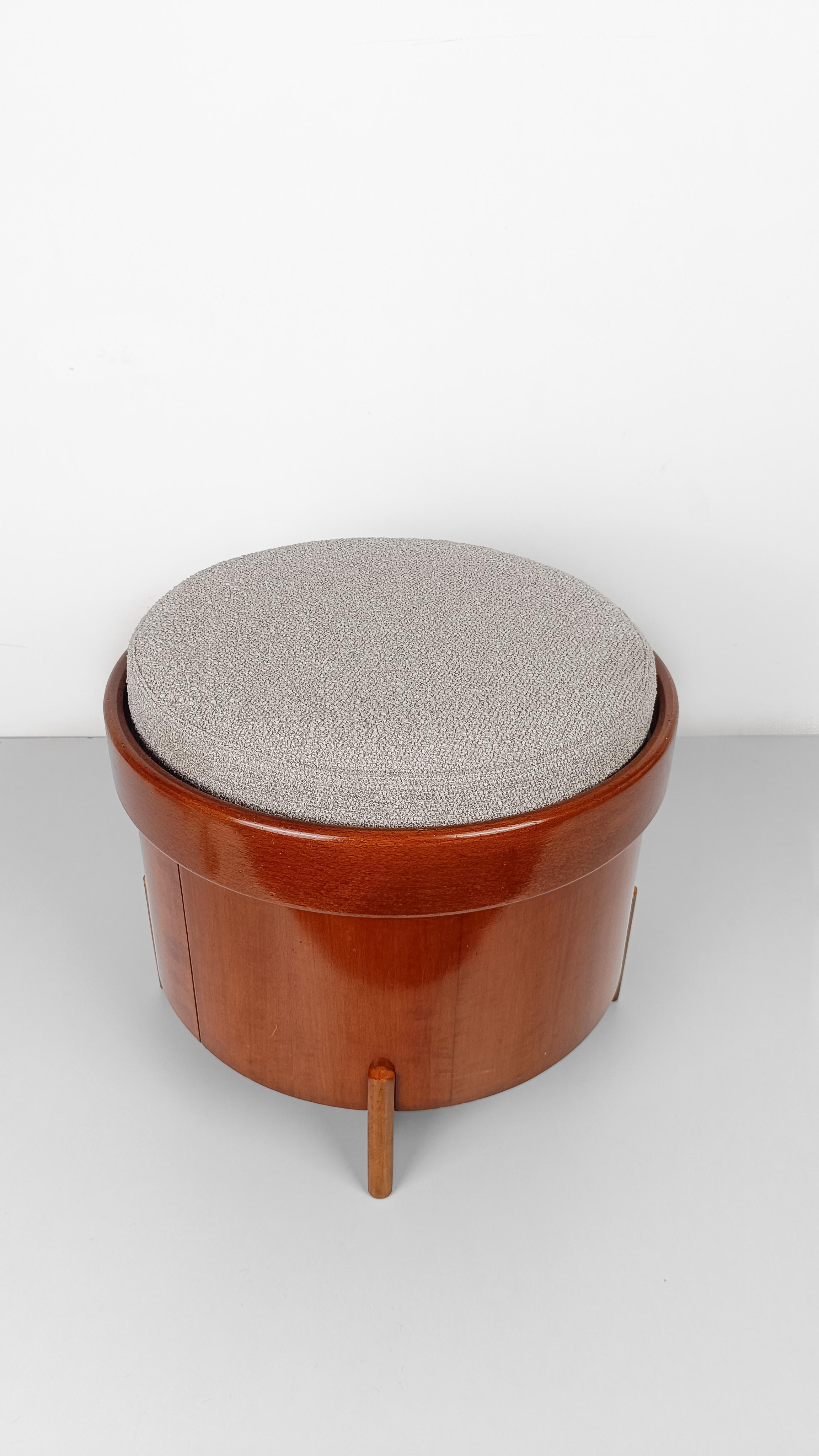 20ième siècle Pouf The Modernity en contreplaqué plaqué teck et coussin en bouclè écru en vente