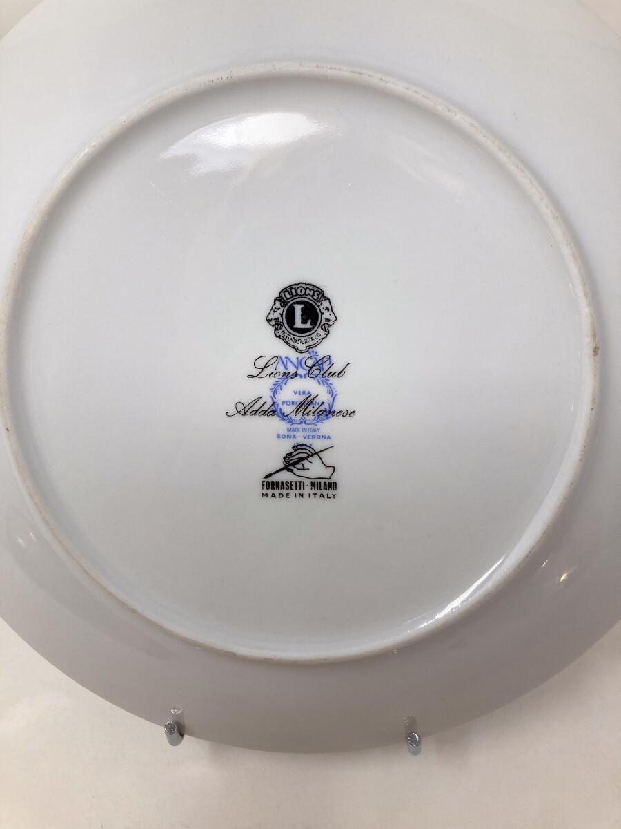 Moderner Fornasetti-Teller, Italien, Mitte des Jahrhunderts (Mitte des 20. Jahrhunderts) im Angebot