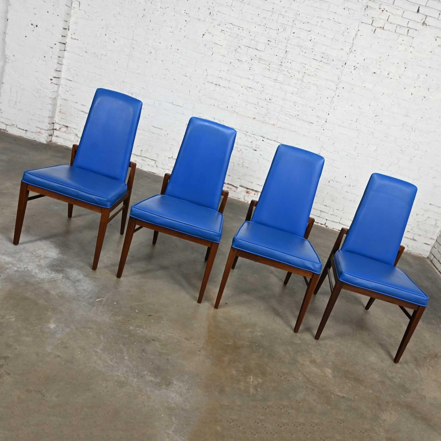 Noyer Foster-McDavid ensemble de chaises de salle à manger en faux cuir bleu cobalt mi-siècle moderne, lot de 4 en vente