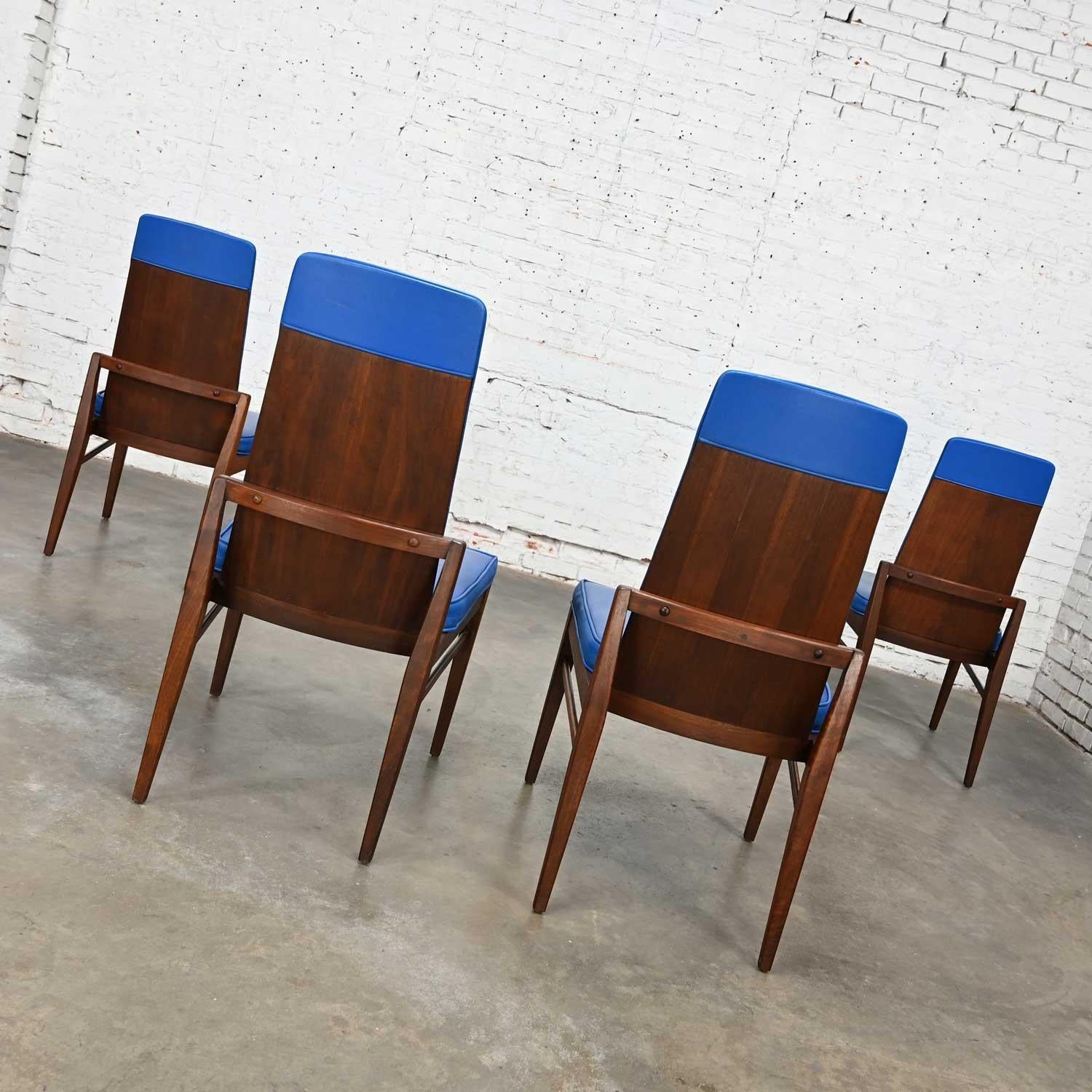 Walnut Mid-Century Modern Foster-McDavid Cobalt Blue Faux Leather Dining Chairs Set 4 For Sale