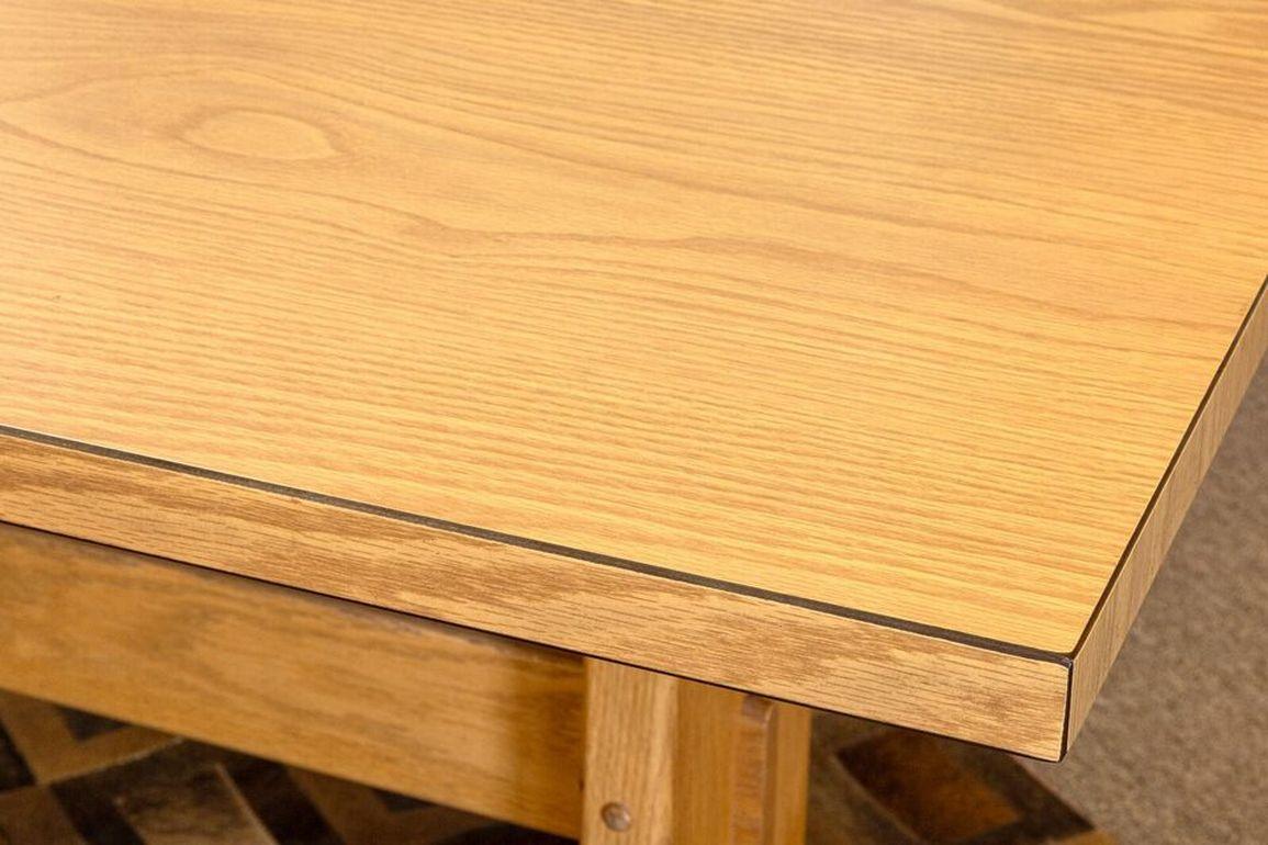 Mid-Century Modern Founders Holz-Schreibtisch Esstisch mit Tischplatte aus Laminatholz im Angebot 2