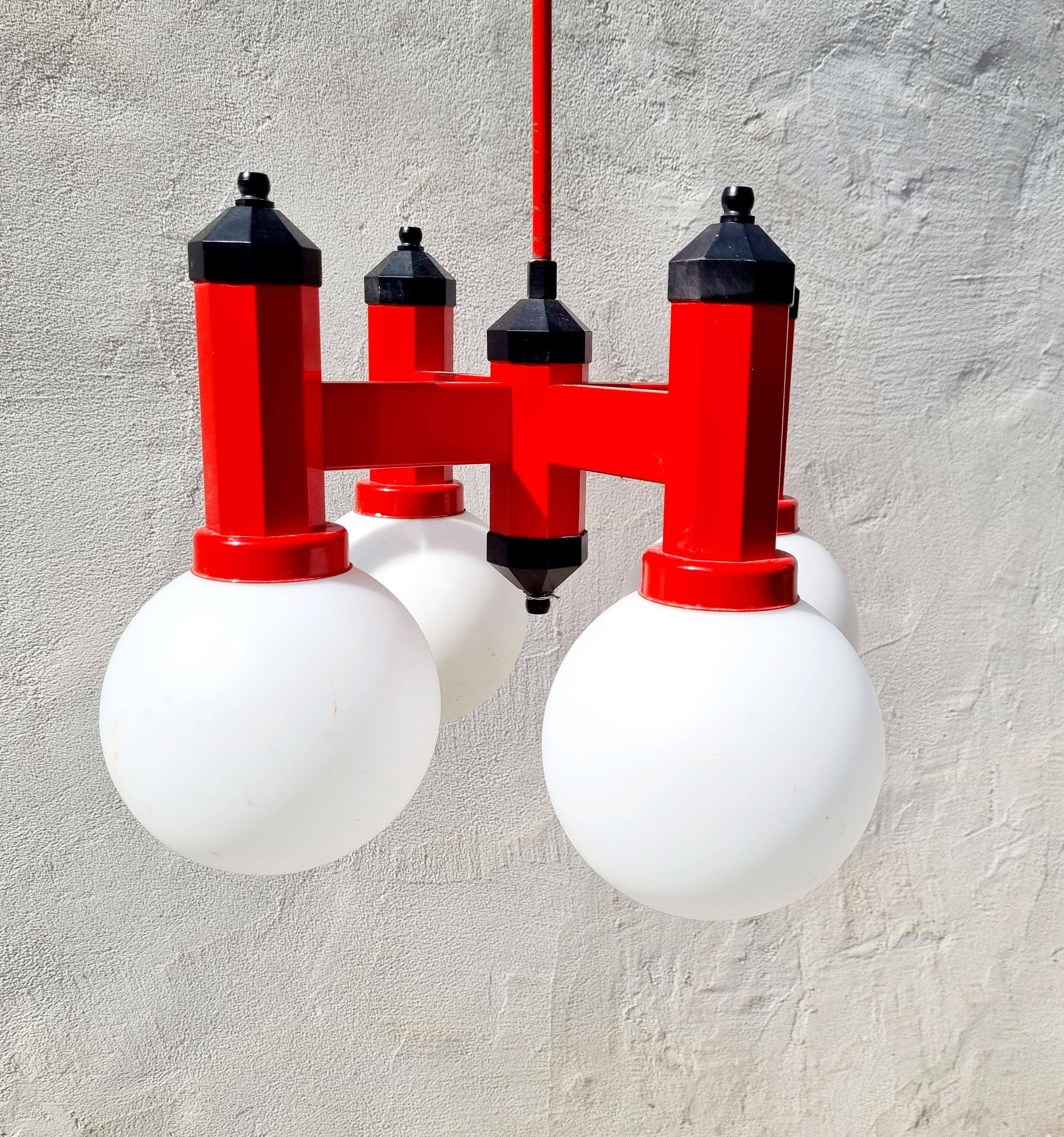 Lampada da soffitto a quattro bracci della metà del secolo scorso, Jugoslavia, anni '70 in vendita 2